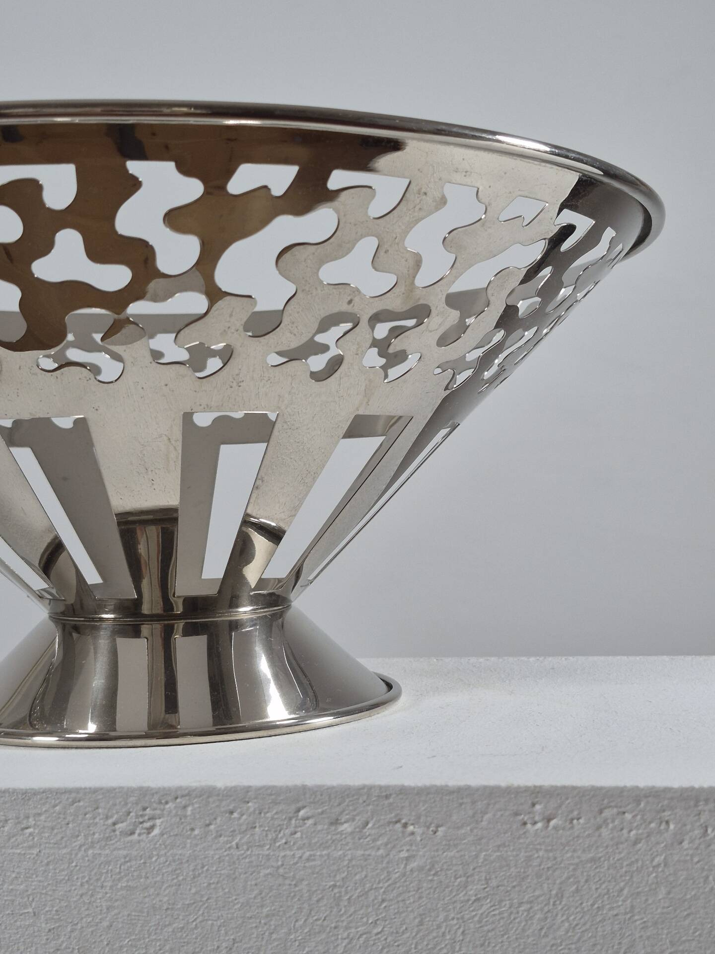 Vintage postmodern fruit bowl by George Sowden for Bodum.