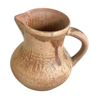 Pitcher in matt sandstone