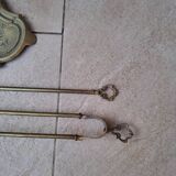 Fireplace accessories and its bronze support