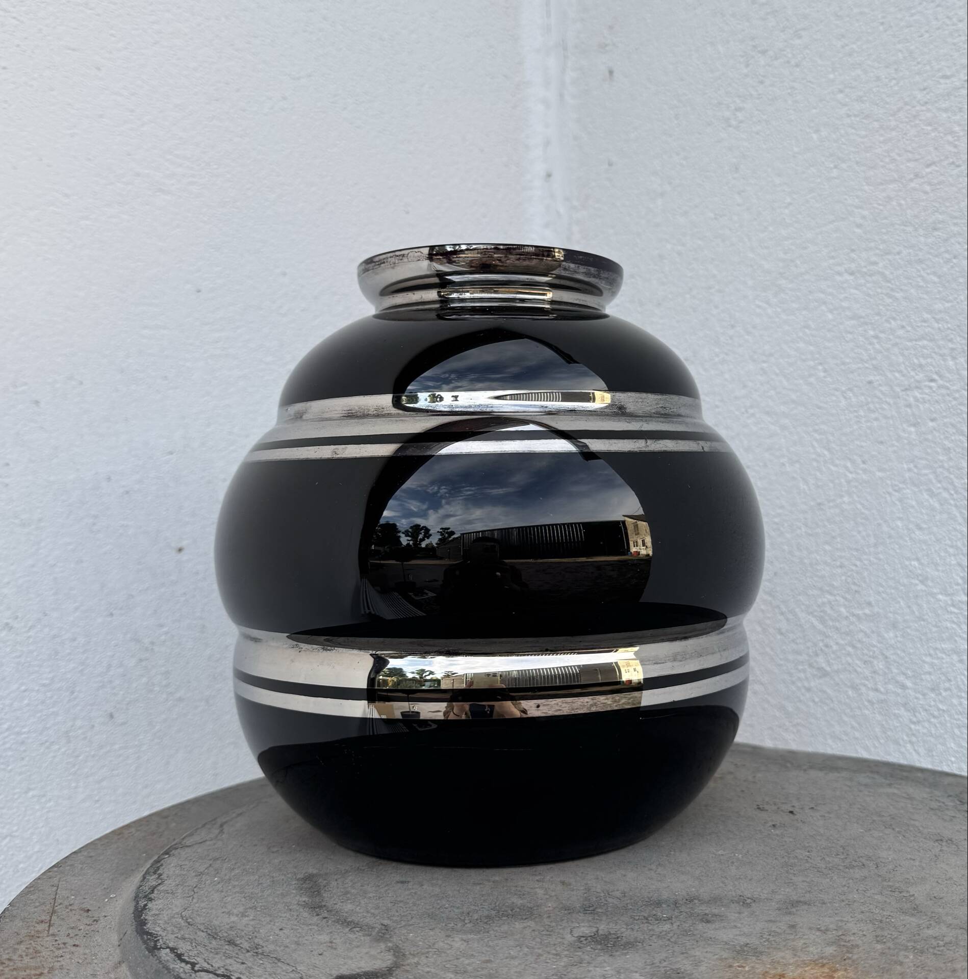 Round vase glassware Fains hyalite Art Deco