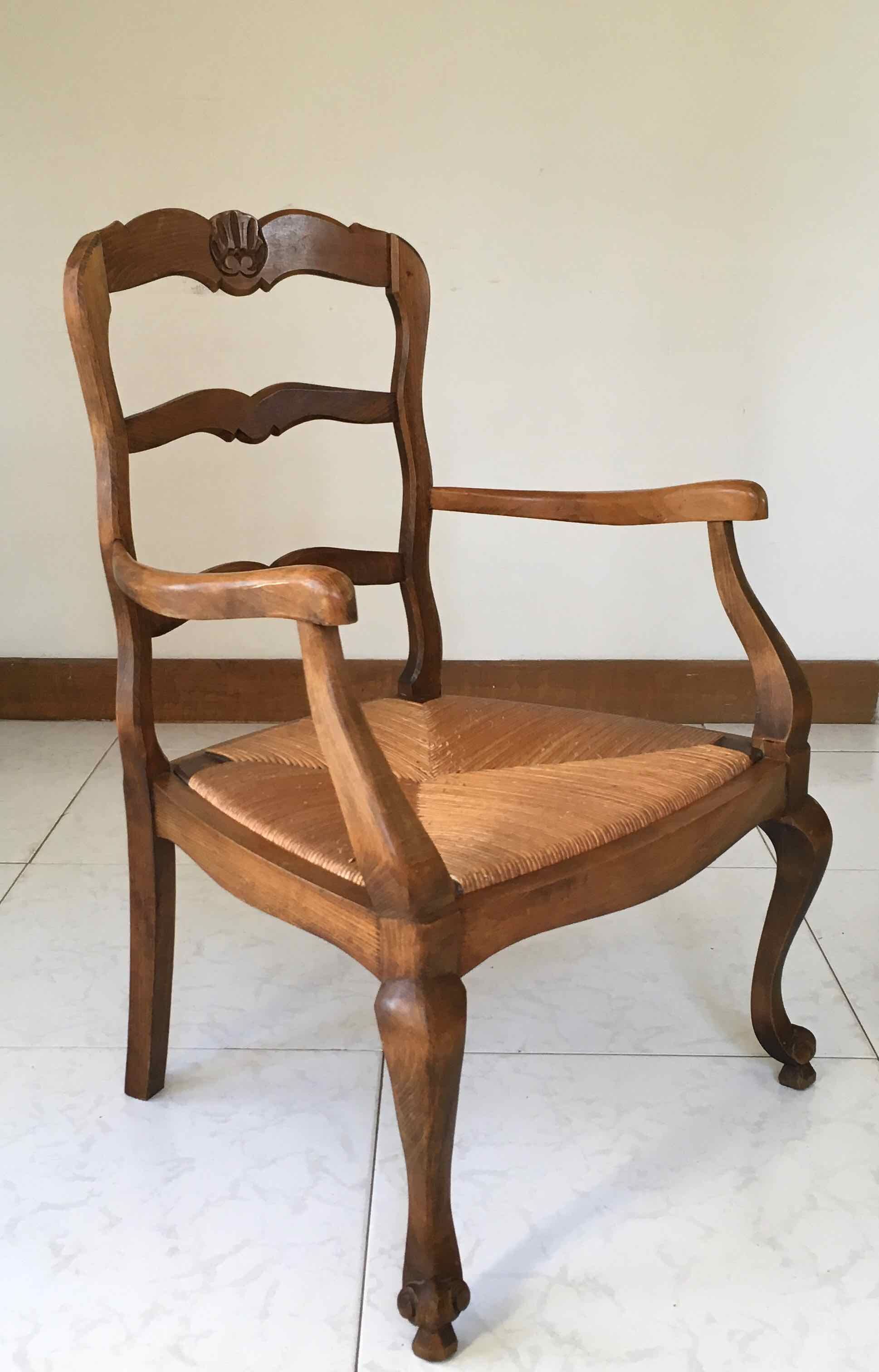 Fauteuil paillé provençal style Louis XV