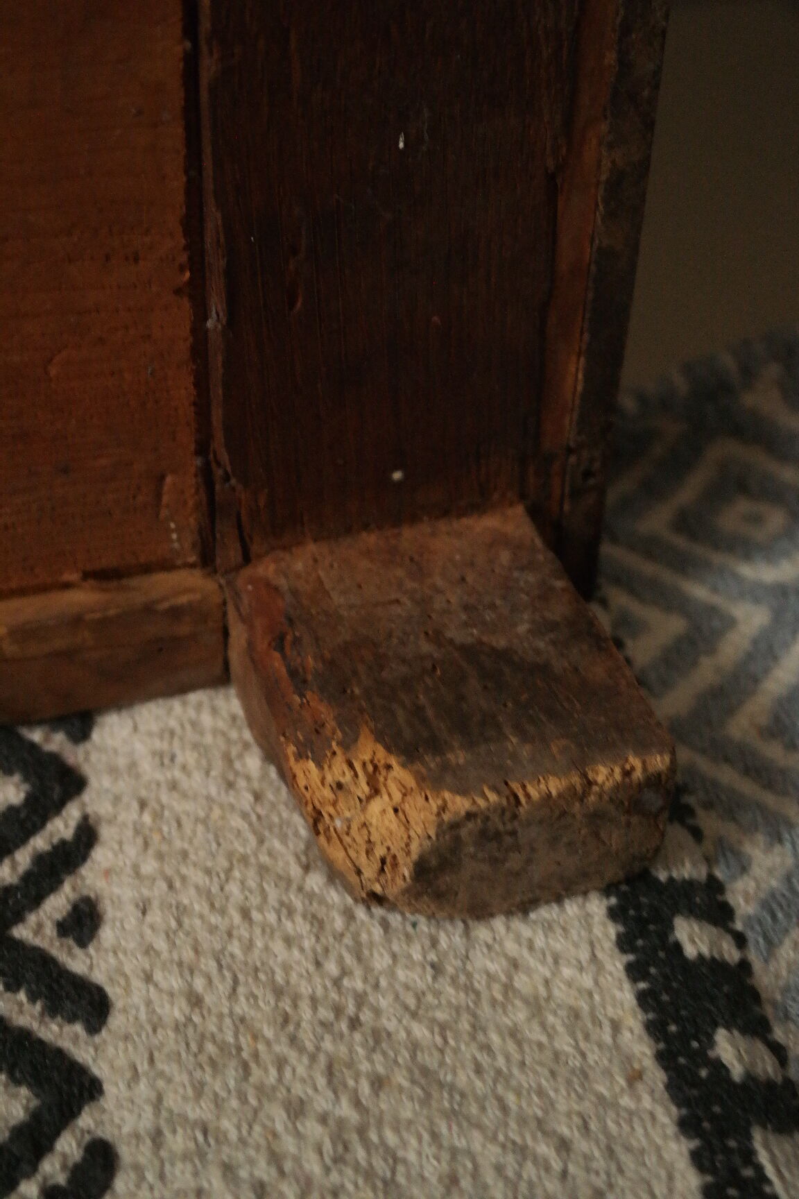 Louis Philippe style chest of drawers in light walnut, 20th century