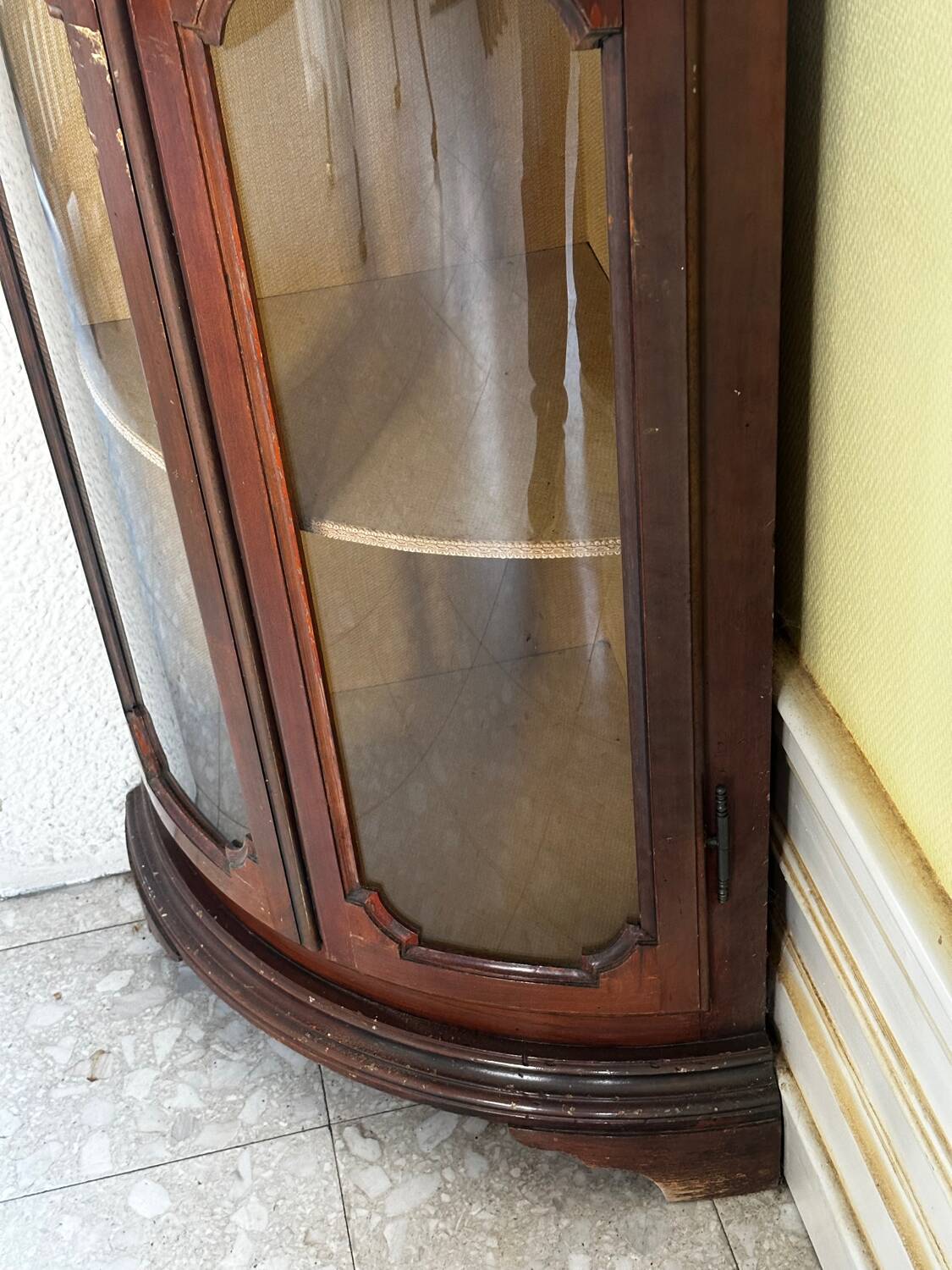 Corner display cabinet veneered in mahogany - Victorian - 20th century