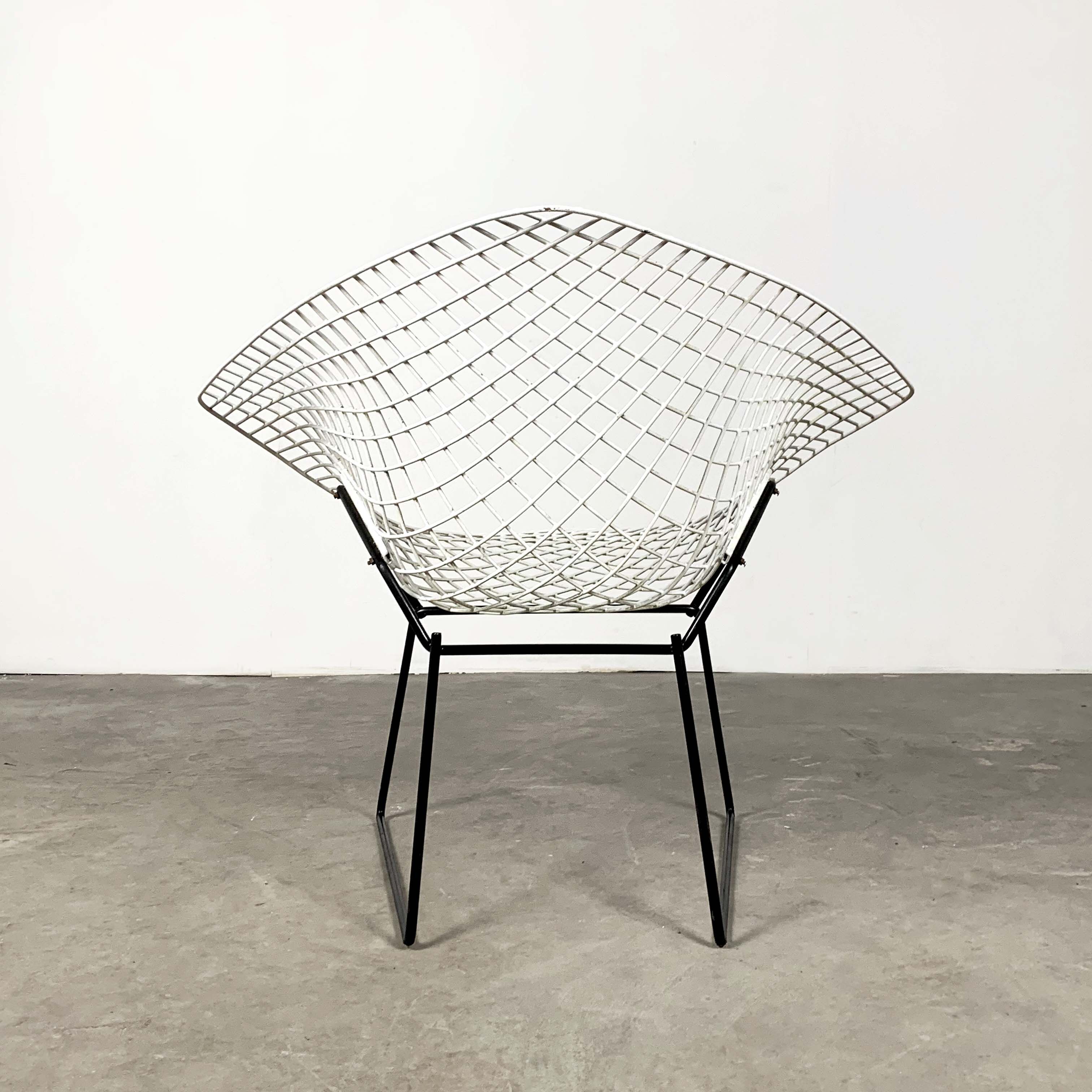 Diamond Chair Black and White by Harry Bertoia for Knoll, 1960