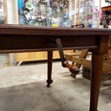 Table antique Anglaise sur roulettes en bois de chêne massif par Joseph Fitter (XIXe siècle)