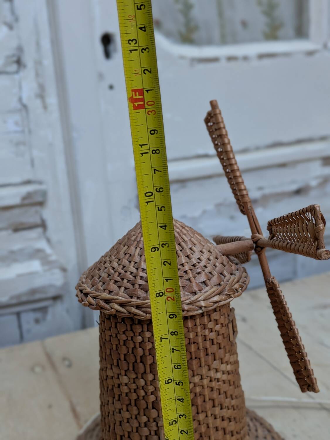 Rattan windmill lamp