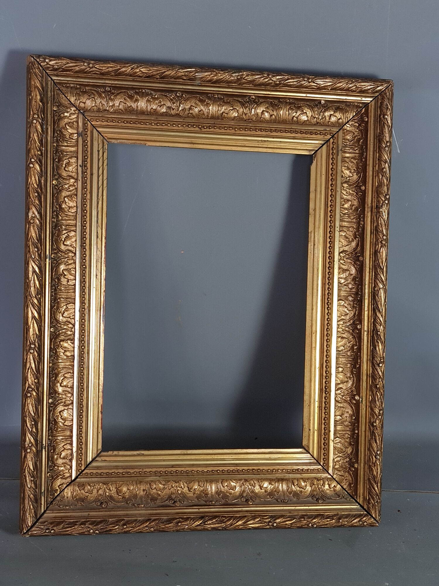 Nineteenth century frame gilded stucco wood 51.5x40 foliage 36.7x25.5 cm SB