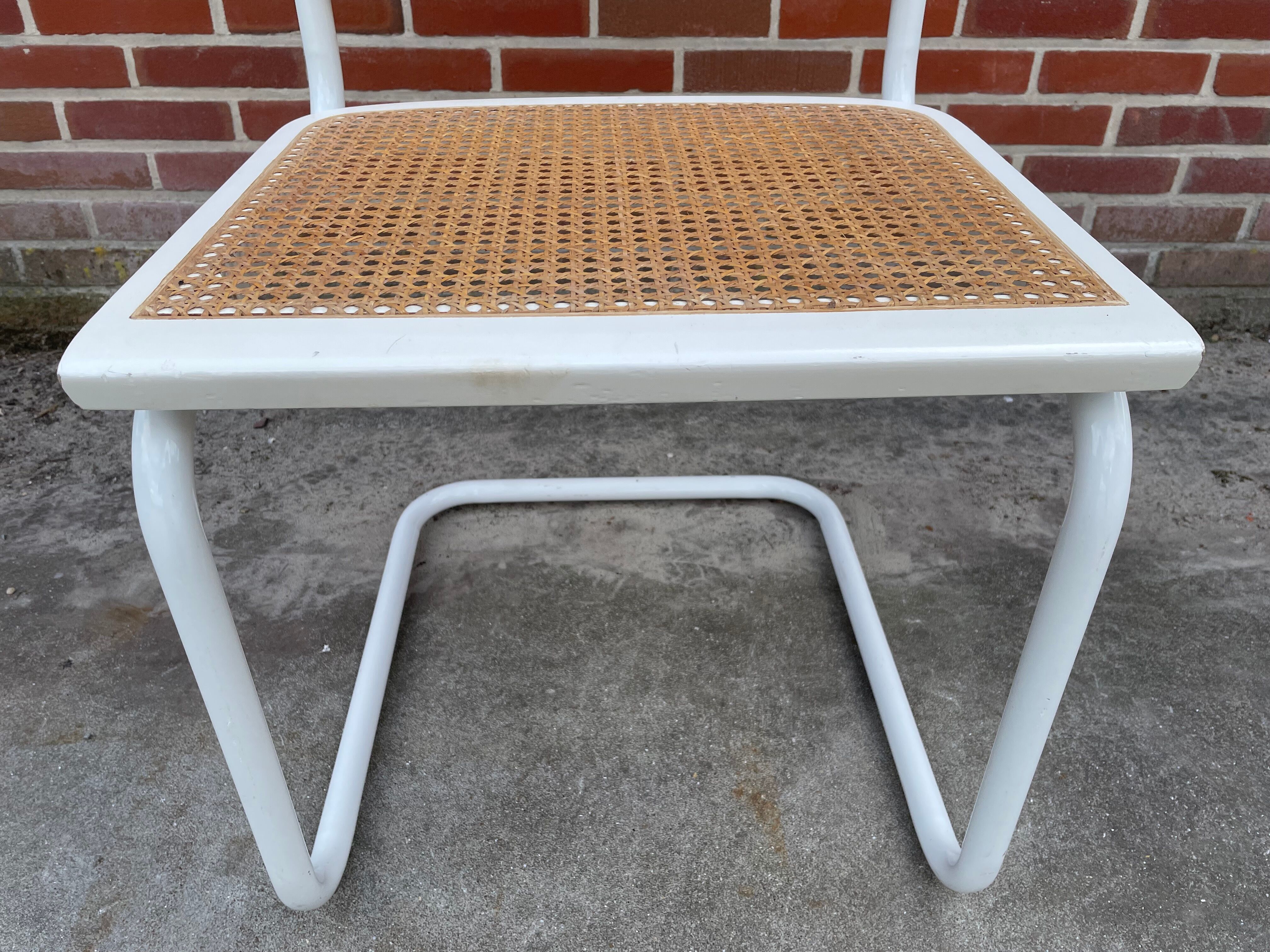 Cesca design chair b32 model in white design