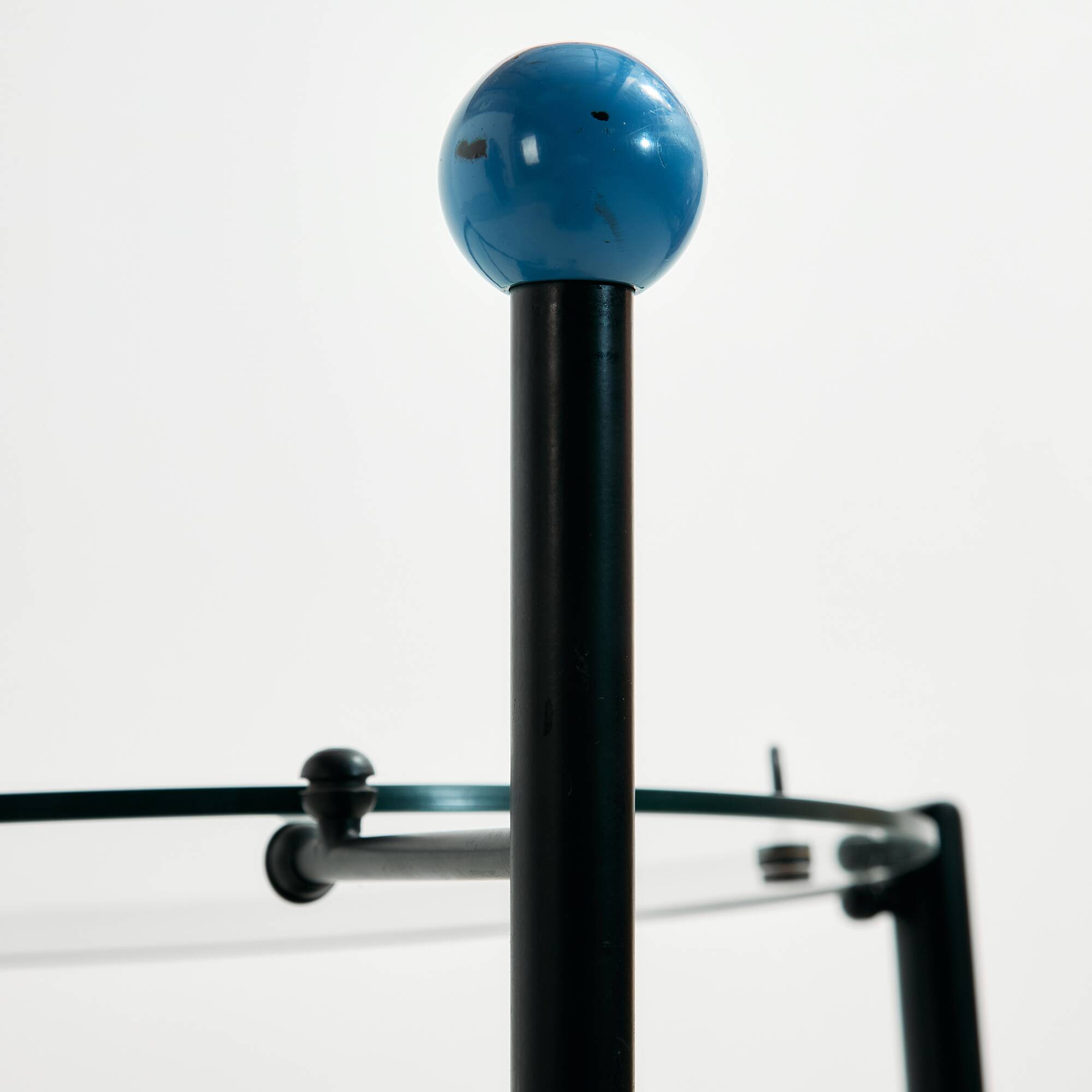 MK10872 Postmodern armchair and table, Set of 2