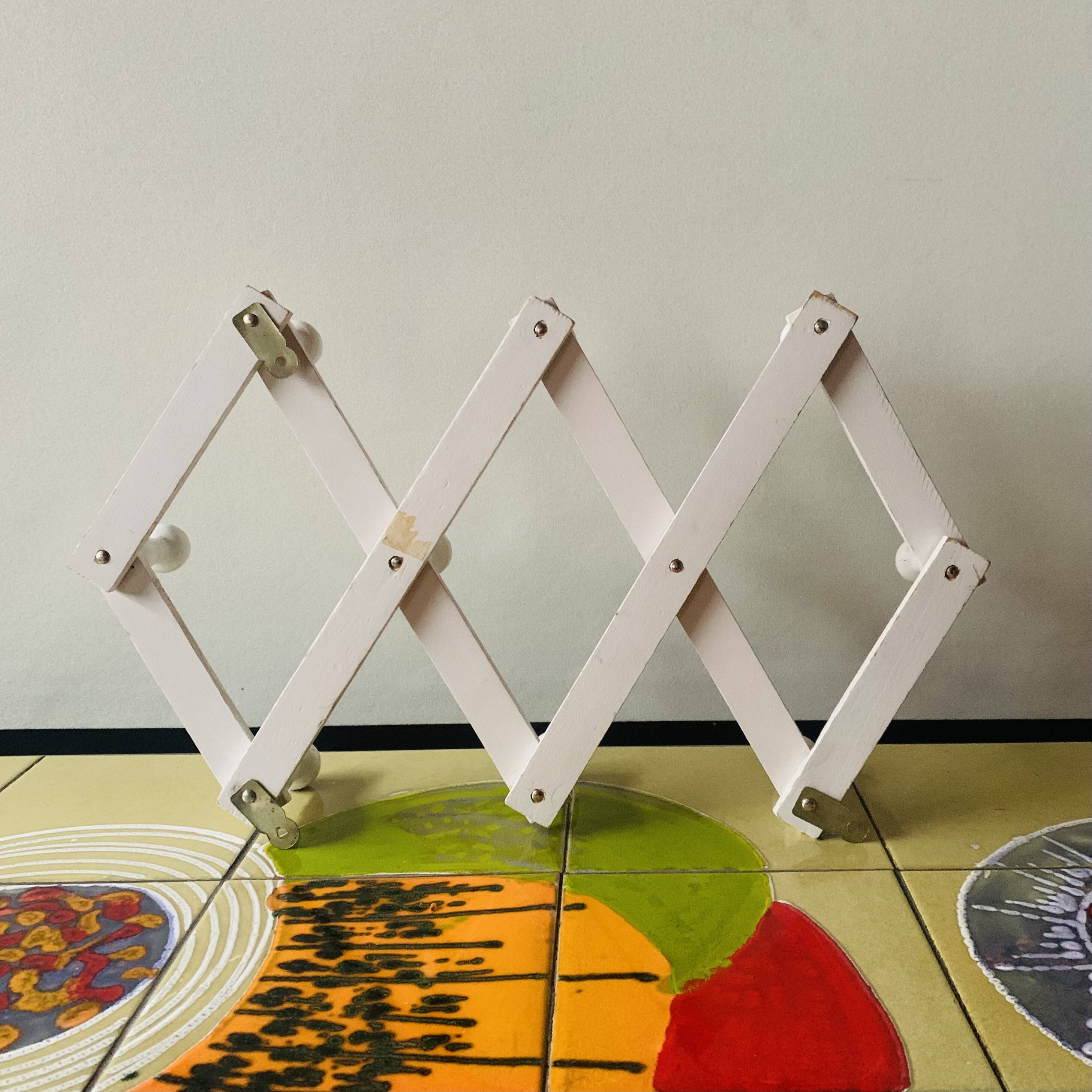 Vintage accordion coat rack in white painted wood