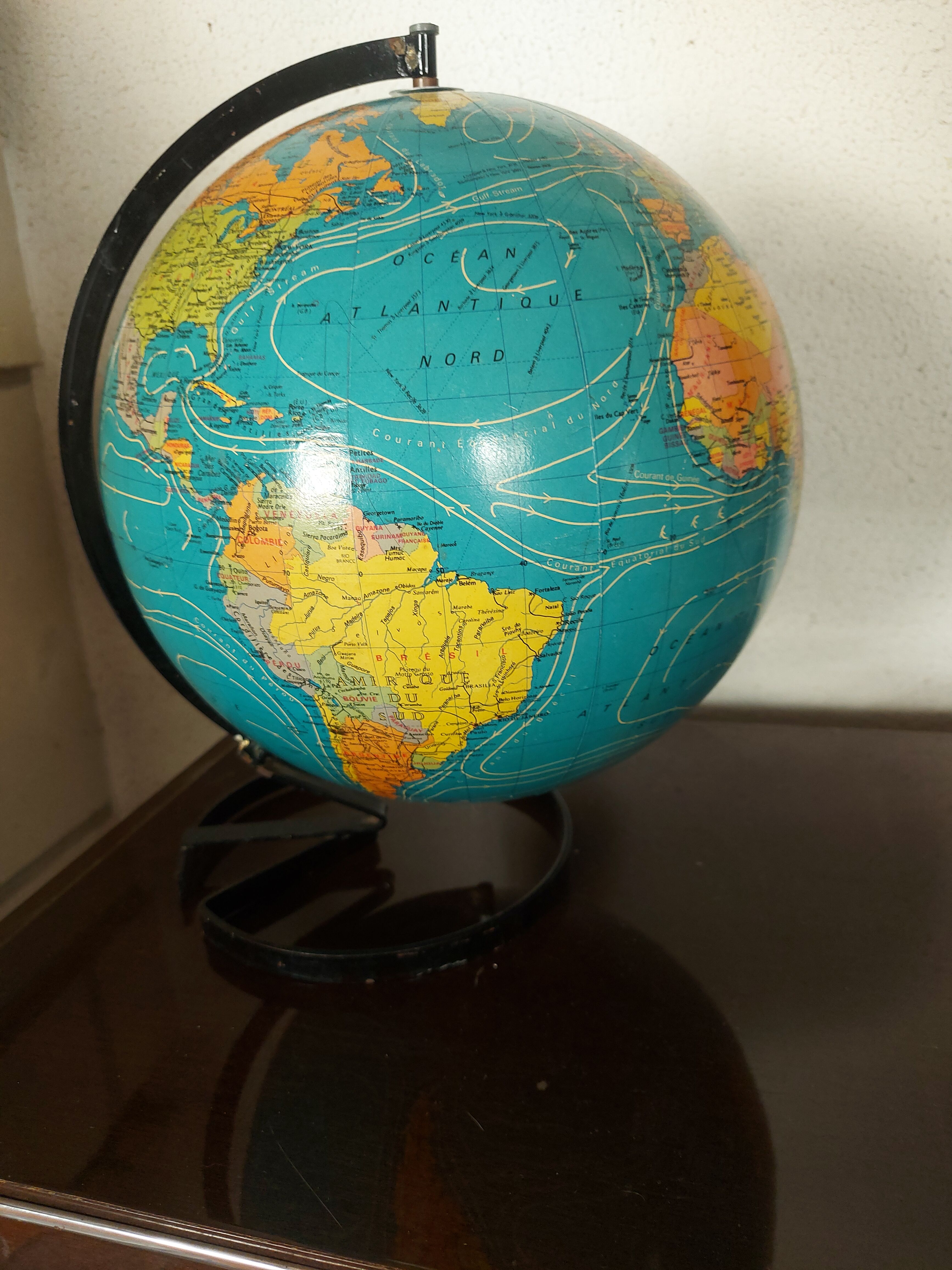 Globe terrestre , Mappemonde vintage tarides , 1977
