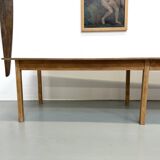 XXL table with 6 legs made of solid pine and rubberwood.