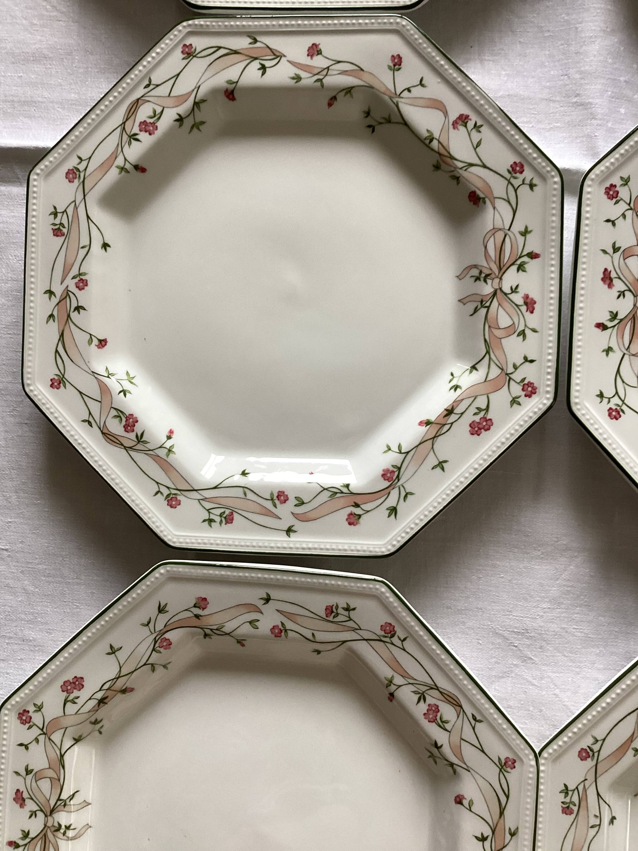 6 Johnson Brothers plates