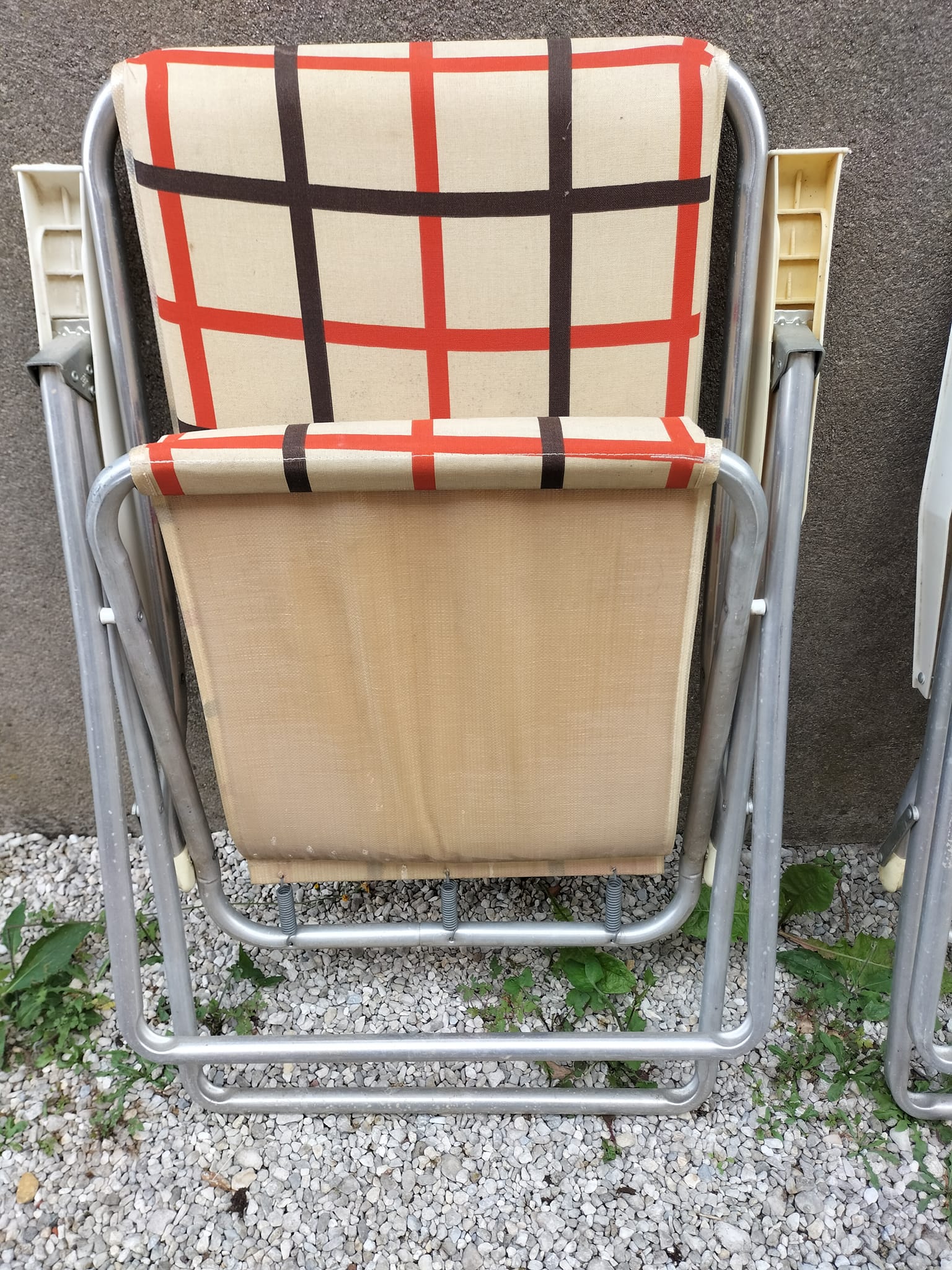 Set of two vintage folding chairs