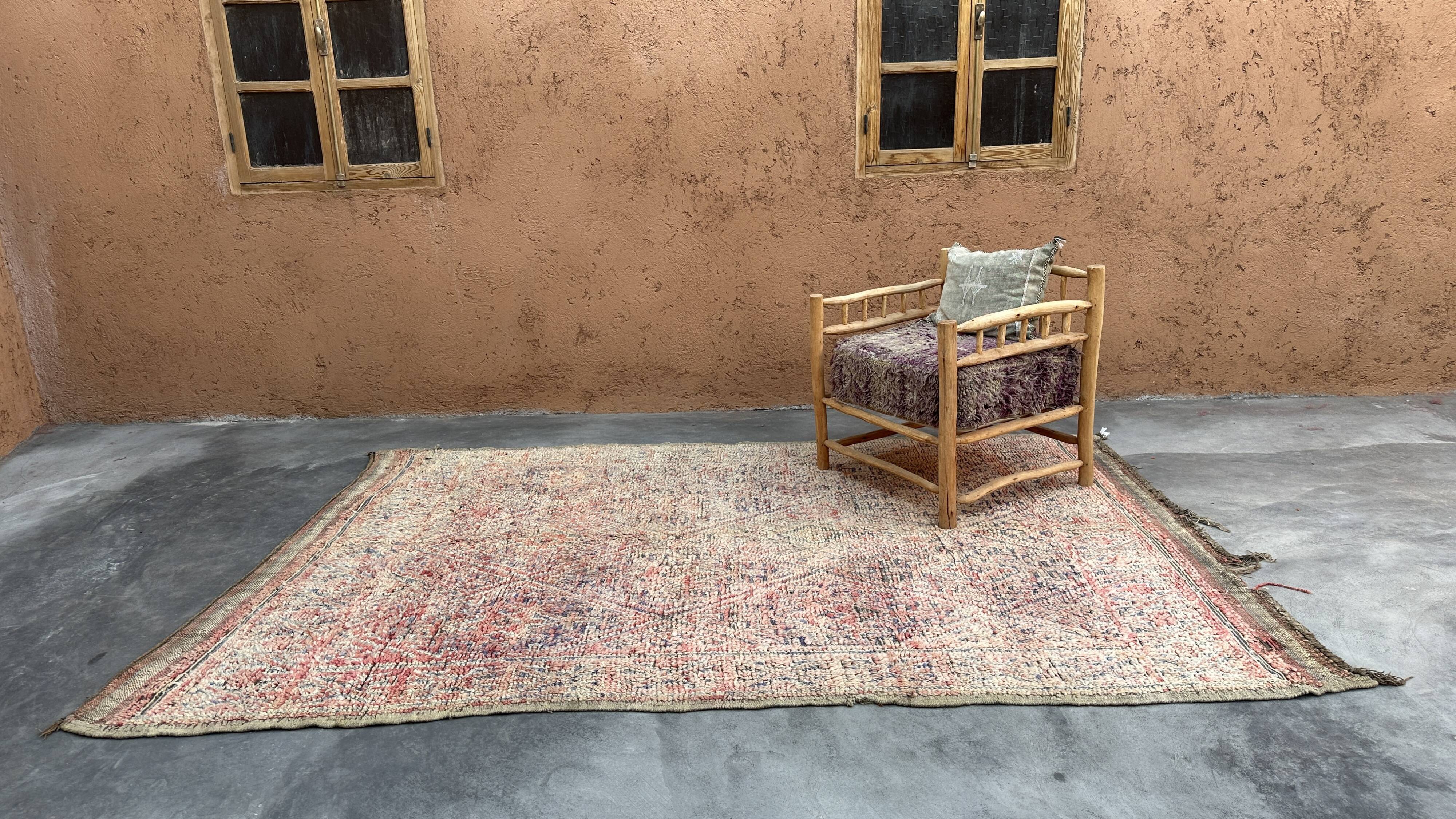 Colorful Beni M'guild Moroccan rug - 292 x 193 cm