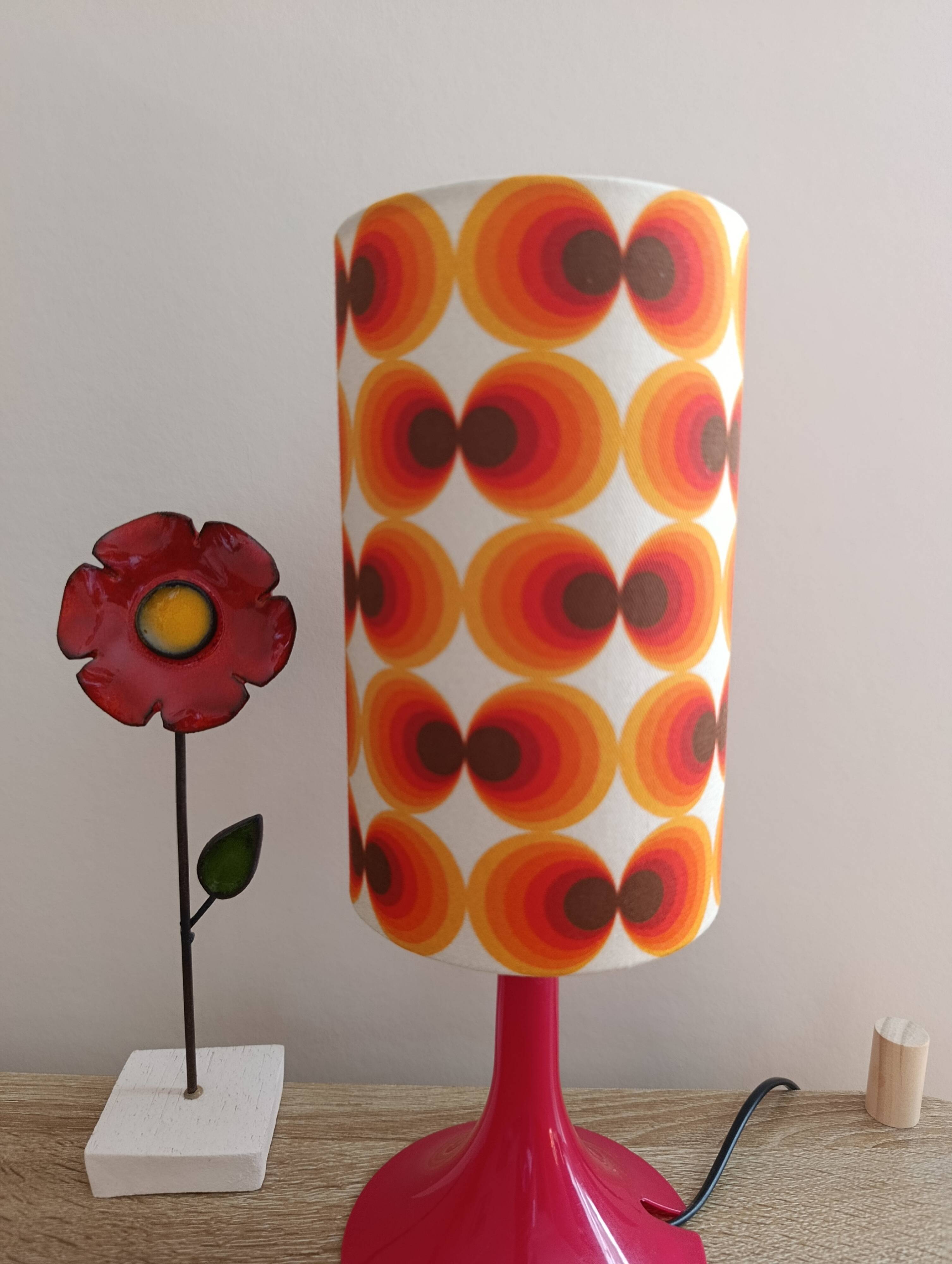 Lampe à poser ambiance seventies | imprimé psychédélique style vintage