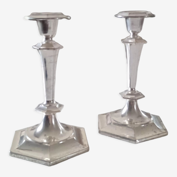 Pair of Regency-style candle holders in silver metal with hexagonal foot