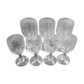 Lot de 7 verres taillés de coeurs et volutes