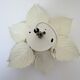 Masca flower sconce in metal white vintage cream