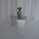 Table d'appoint en aluminium brossé sculptural, design contemporain minimaliste