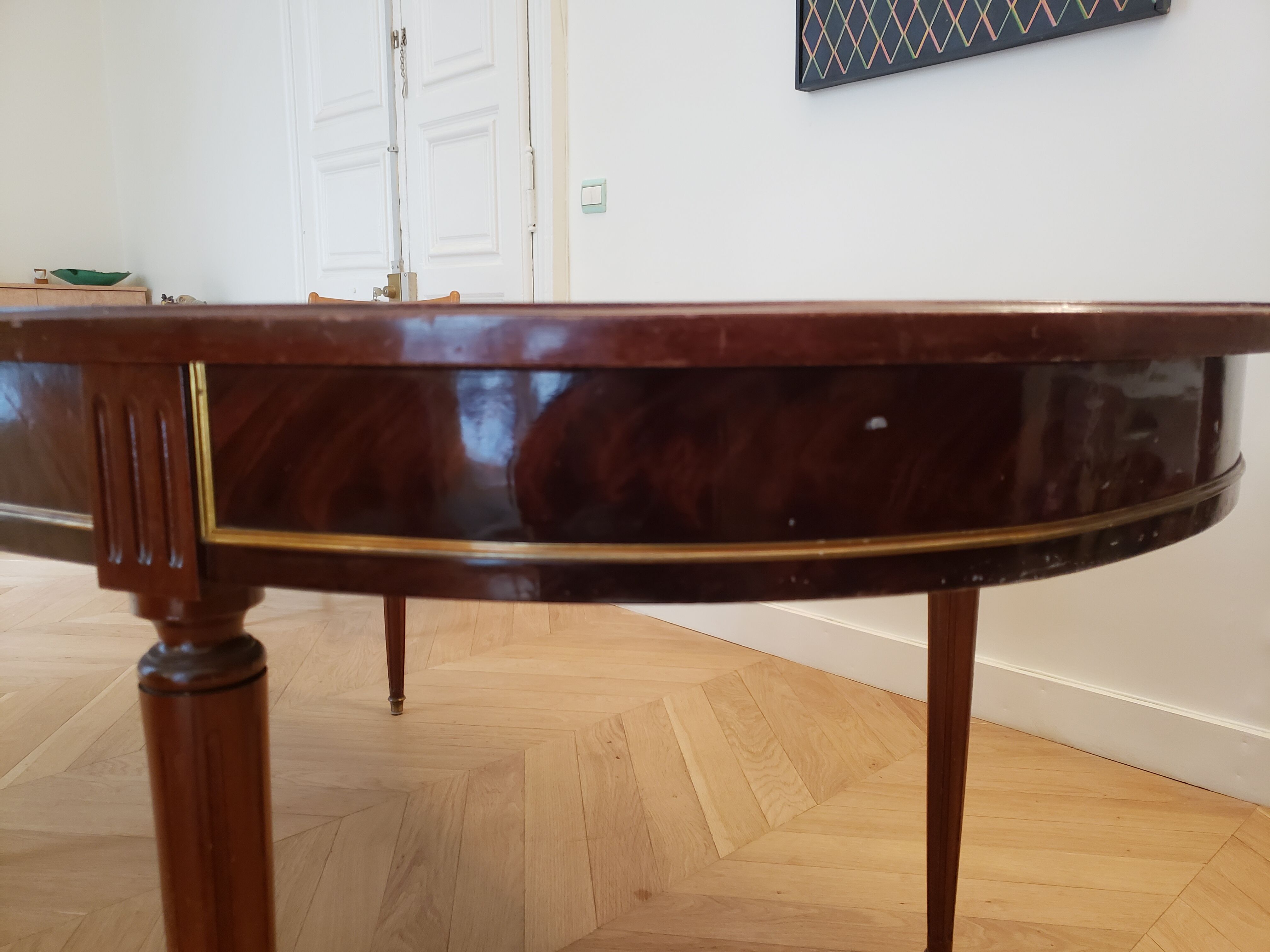 Louis XVI oval table in mahogany, 2 extensions