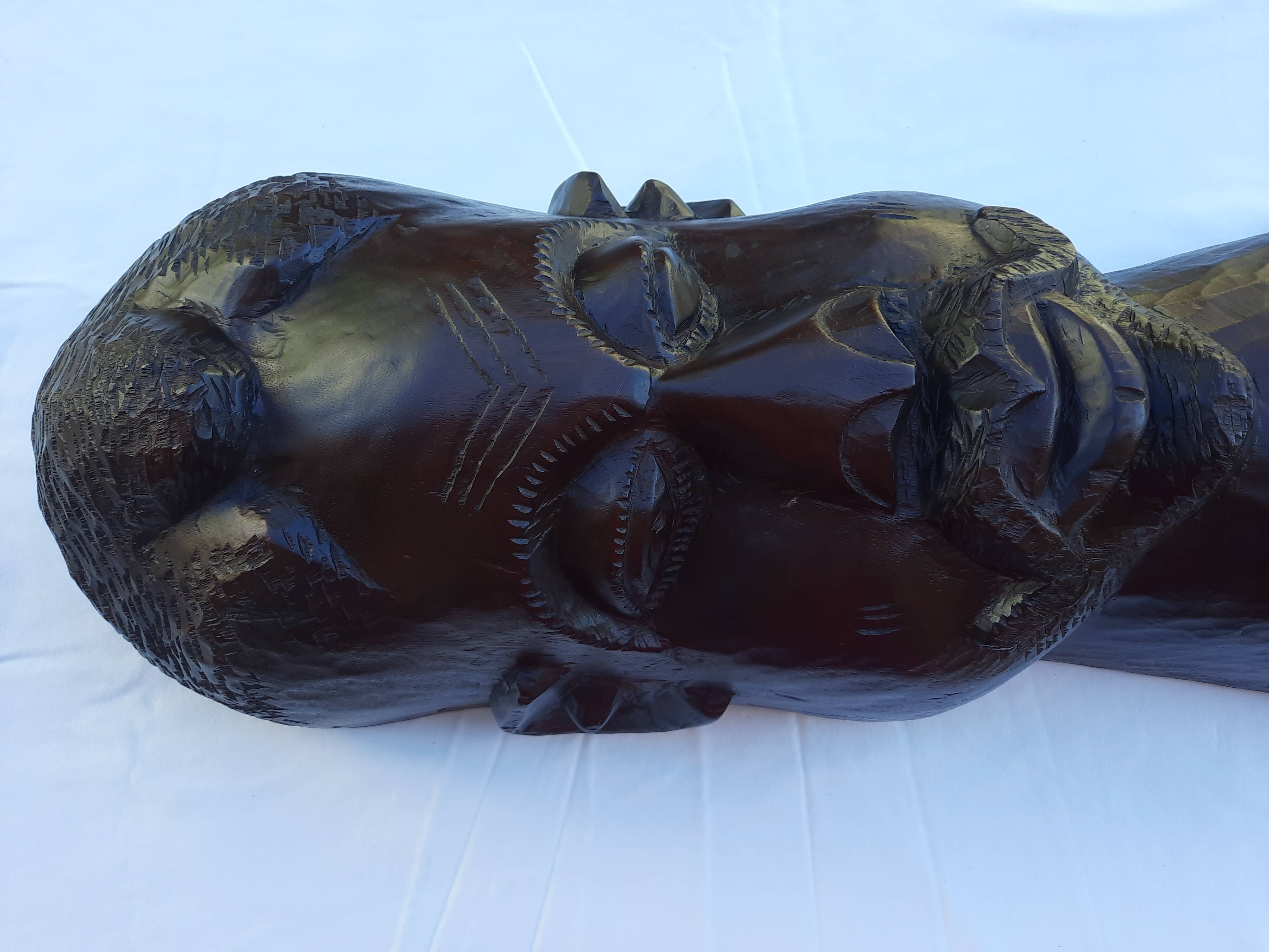 Large carved African head in exotic wood – Madagascar – 65 cm