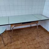 Vintage kitchen table and 4 chairs.