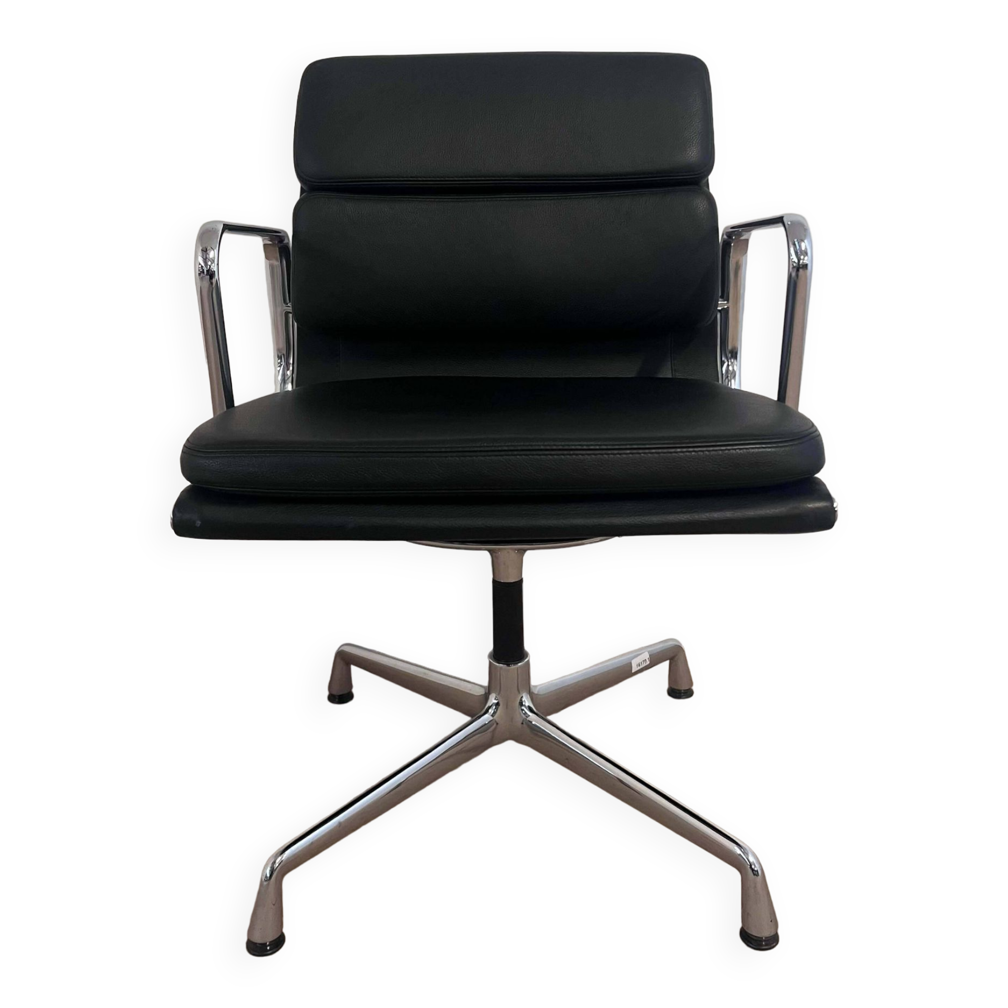 Armchair / Conference Chair By Charles & Ray Eames / Used
