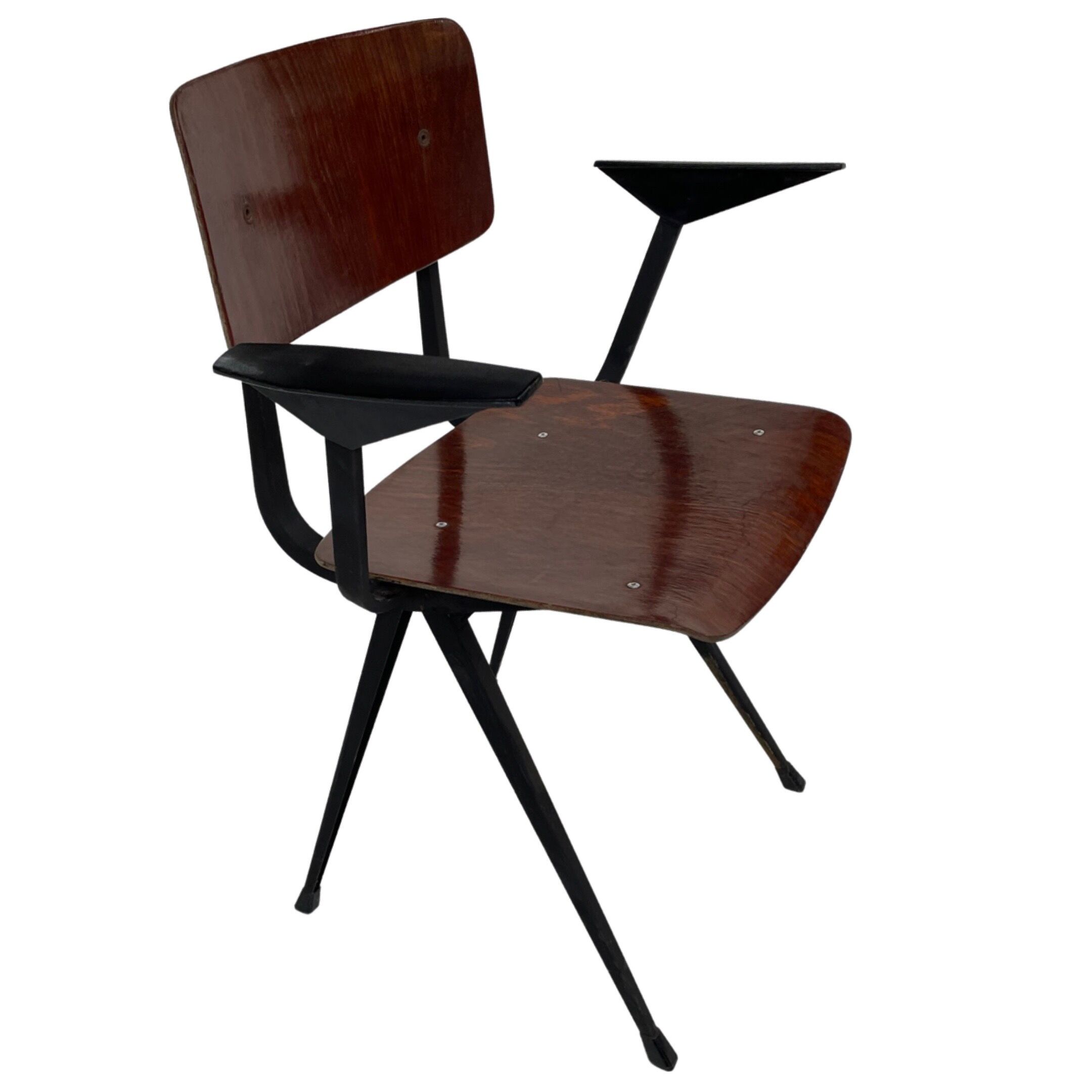 Friso Kramer 'Result' chair with armrests for Ahrend de Cirkel, 1960s