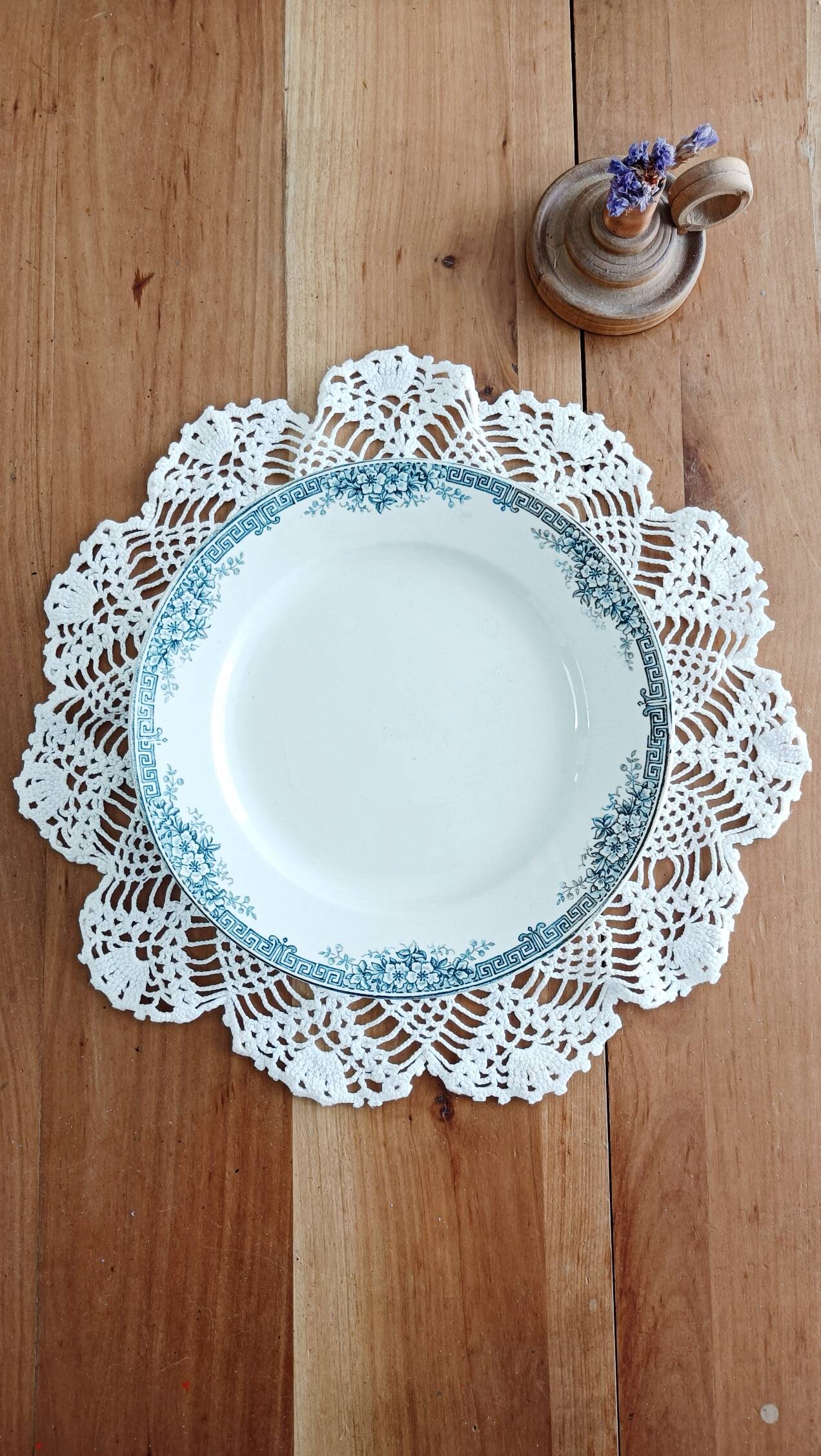 Mounted plate, Saint-Amand ironstone compote dish, Lucy