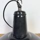 Lampe à suspension industrielle en émail gris foncé français, années 1960