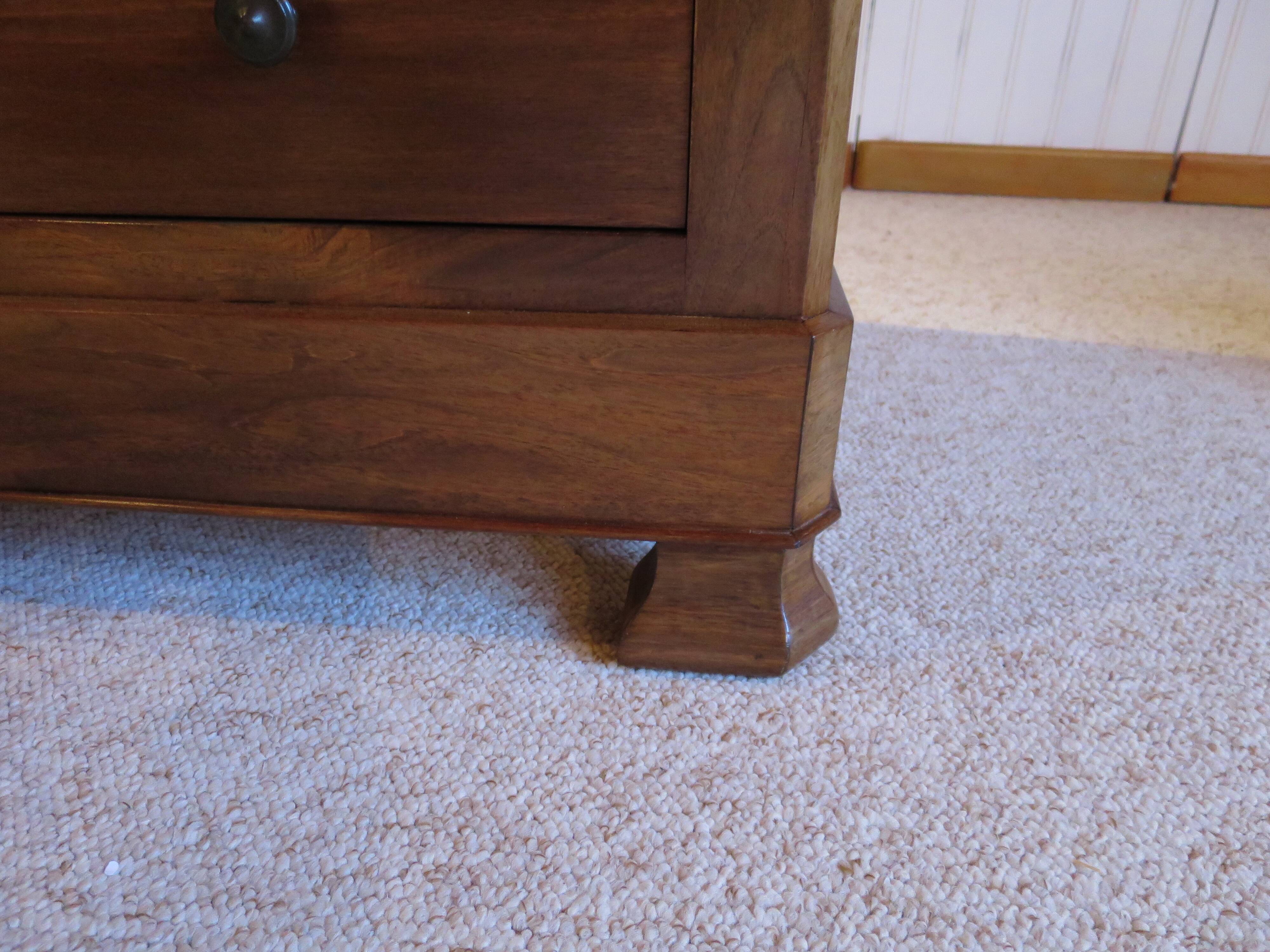 Rare pretty old chest of drawers with 4 drawers - Louis Philippe style in Walnut