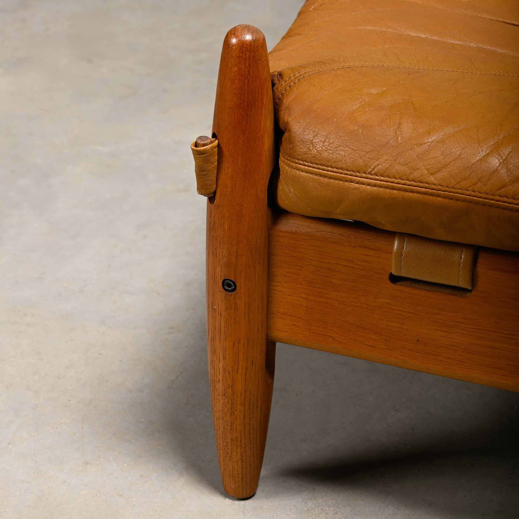 Brazilian Stool Ottoman Oak and Leather in the style of Sergio Rodrigues