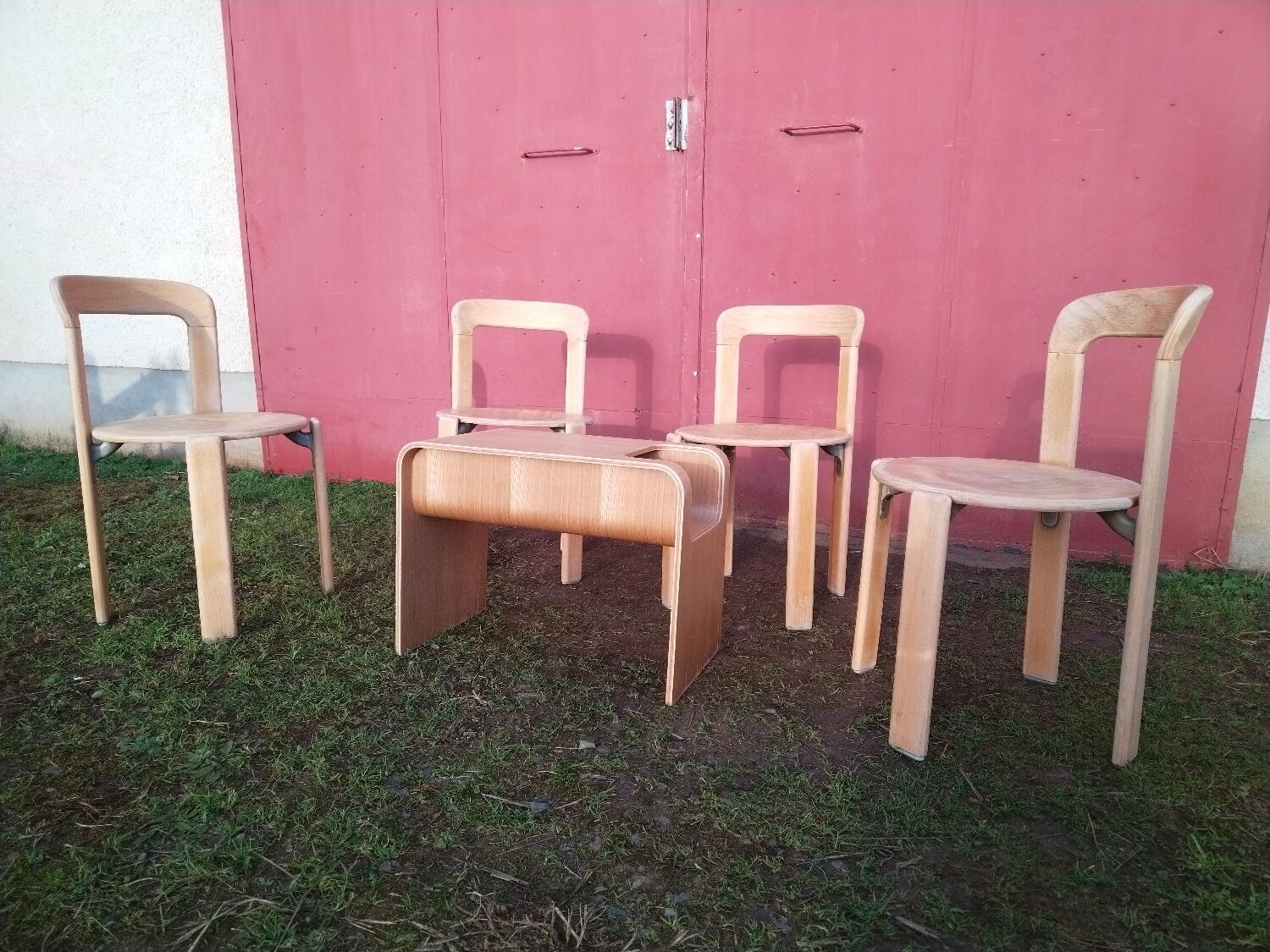 Living set with 4 chairs and a coffee table Bruno Rey
