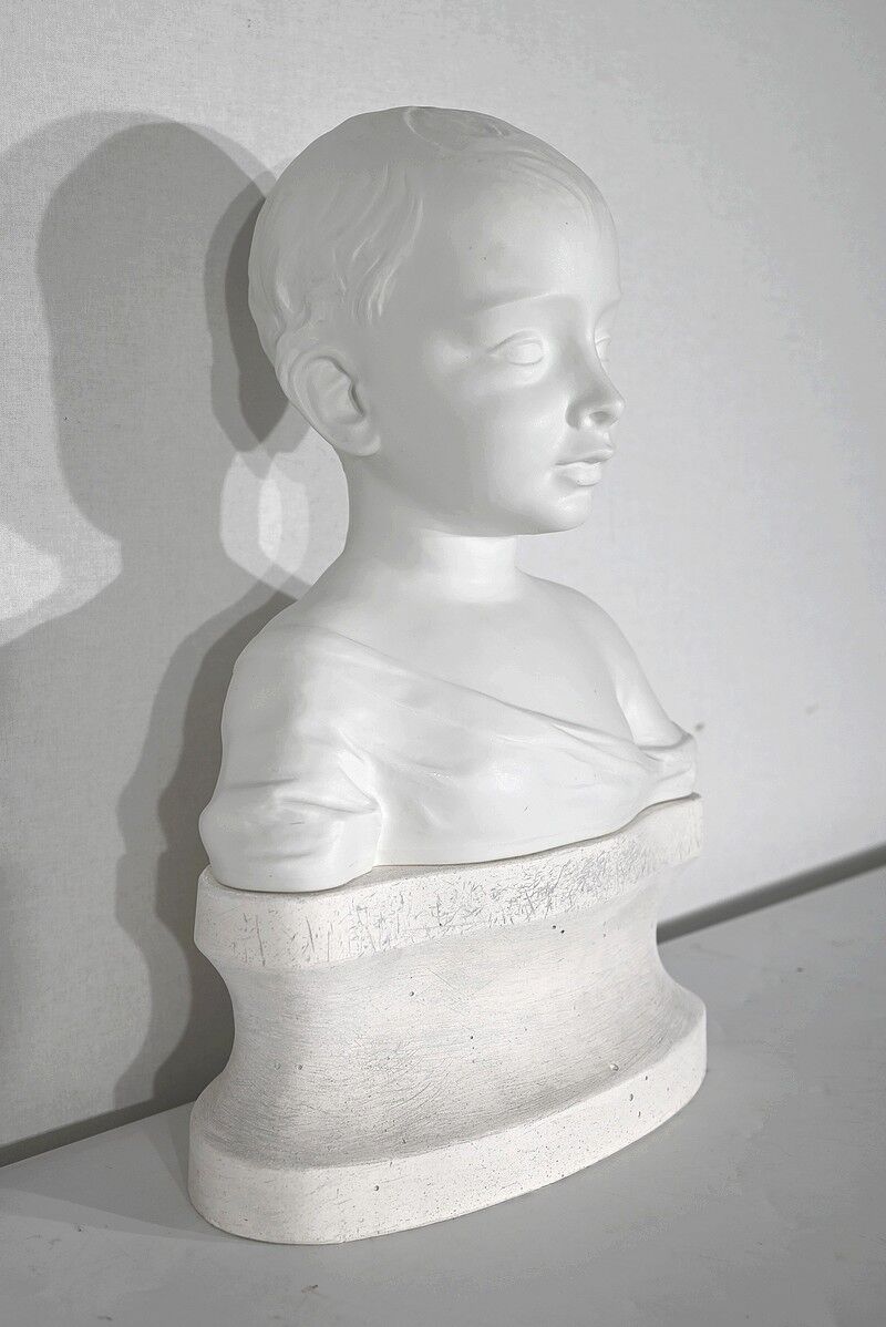 Children's bust in biscuit of limoges – early twentieth century