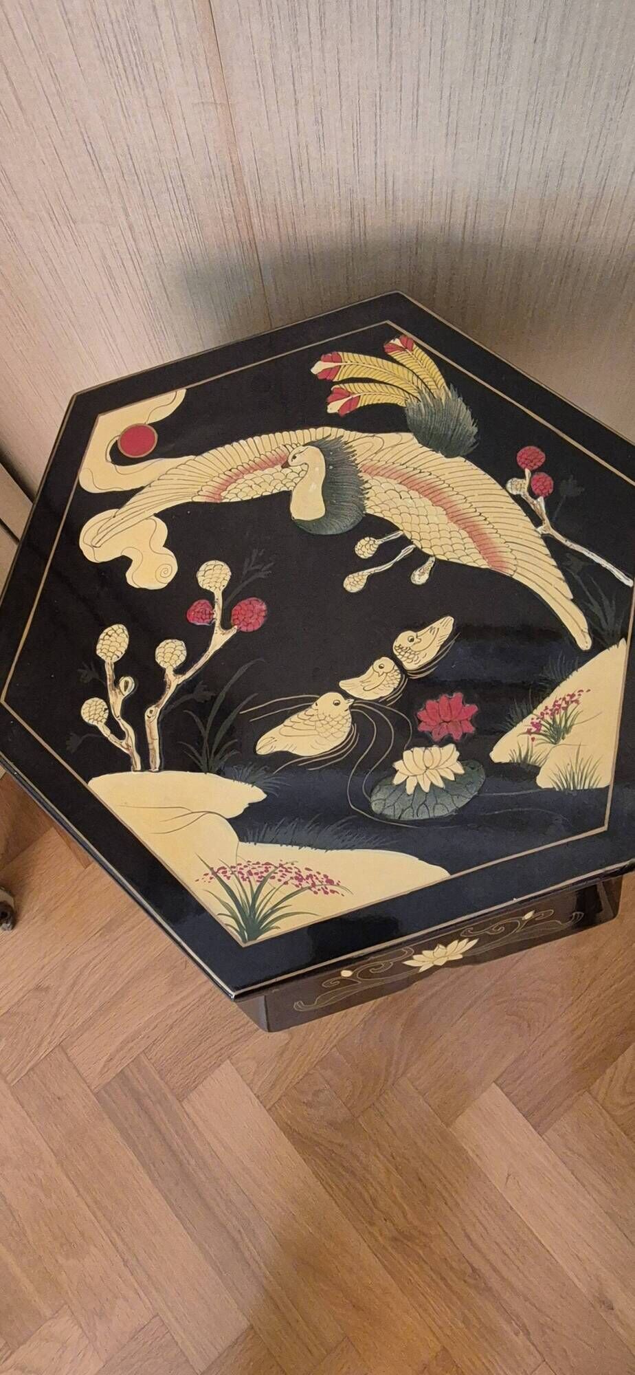 Chinese side table in Chinese lacquer by Franklin Mint vintage