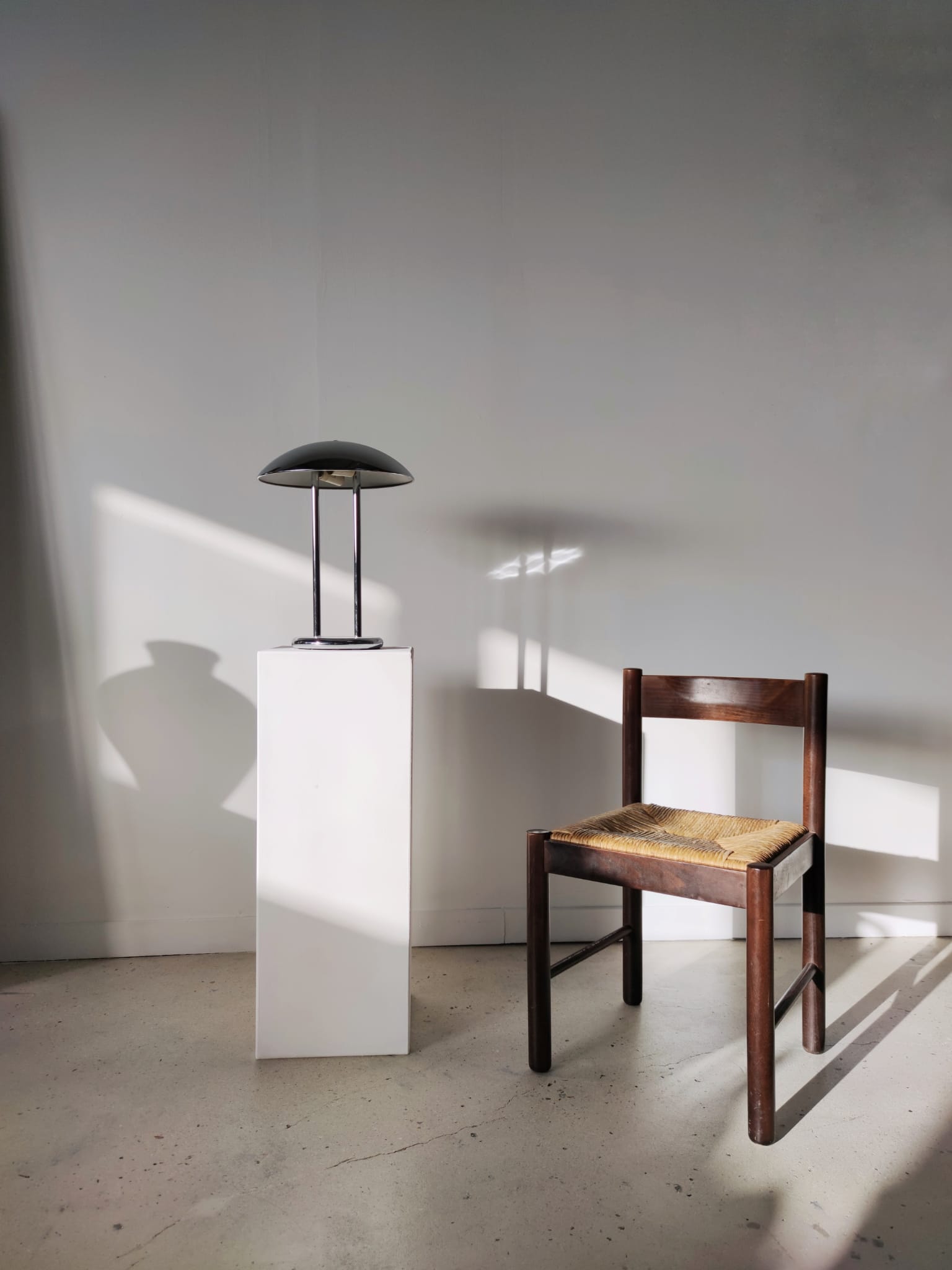 Natural wooden chair, headband backrest, mulched seat