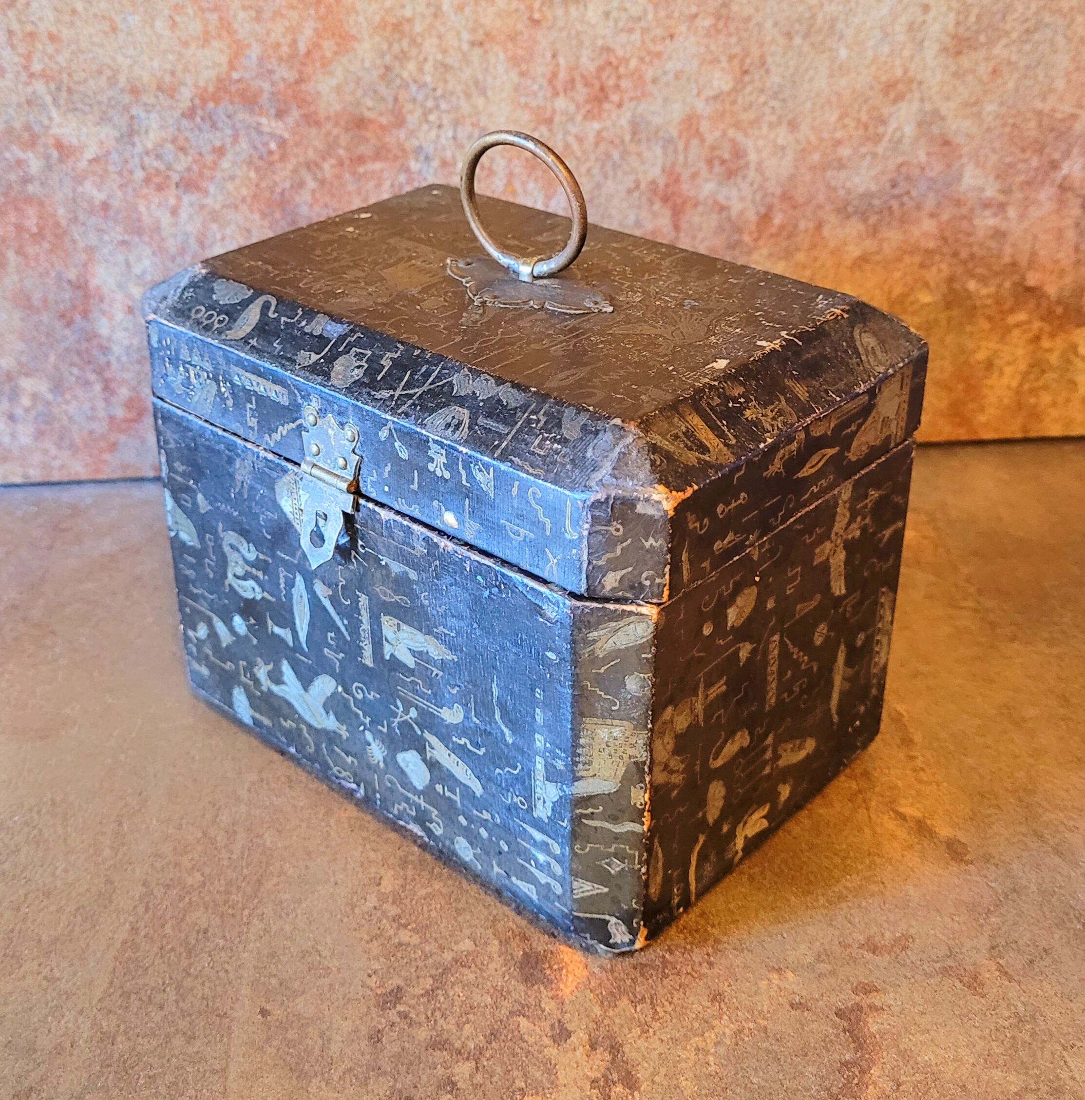 Vintage box decorated in Ancient Egypt from the 20s 30s