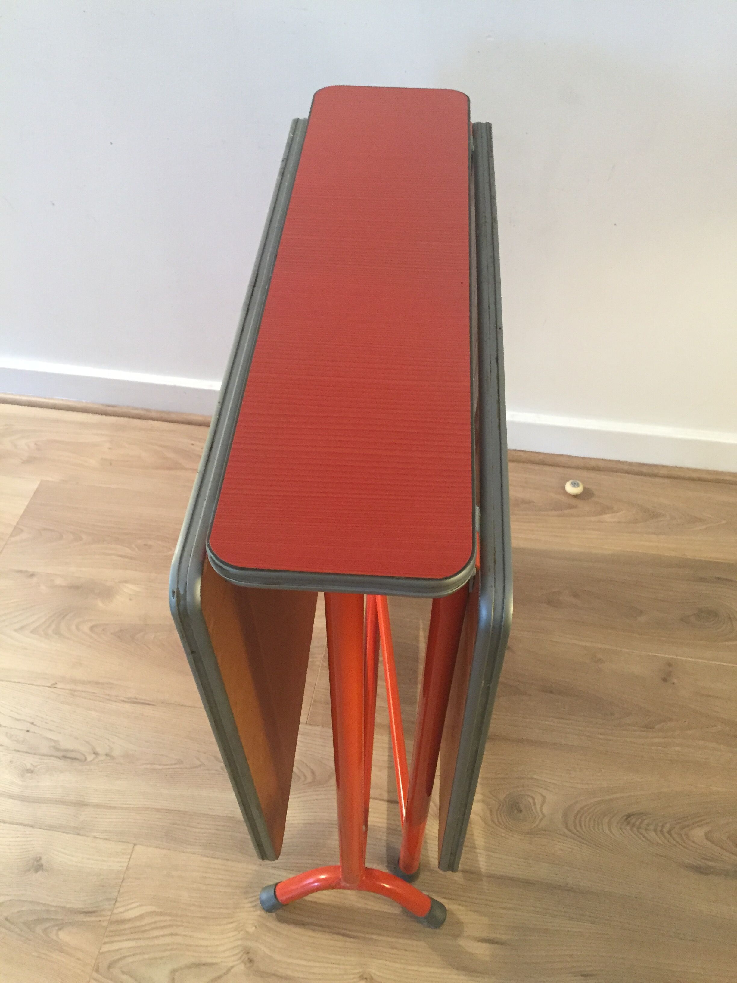 Table pliante pliable formica orange vintage