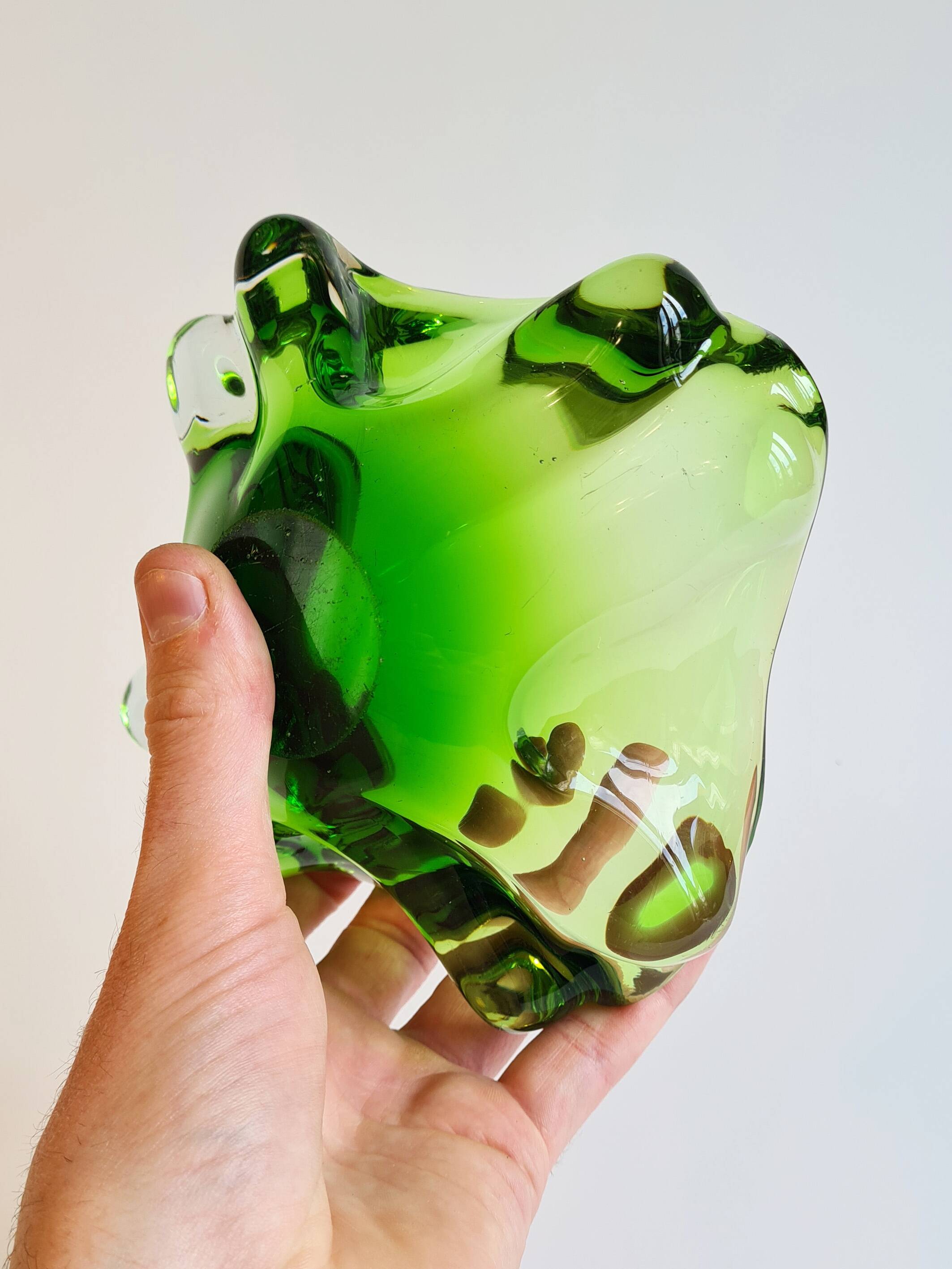 Vide-poche Murano “Vaseline” des Années 70 – Verre d’Uranium Vert Phosphore