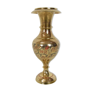 vase en laiton du milieu