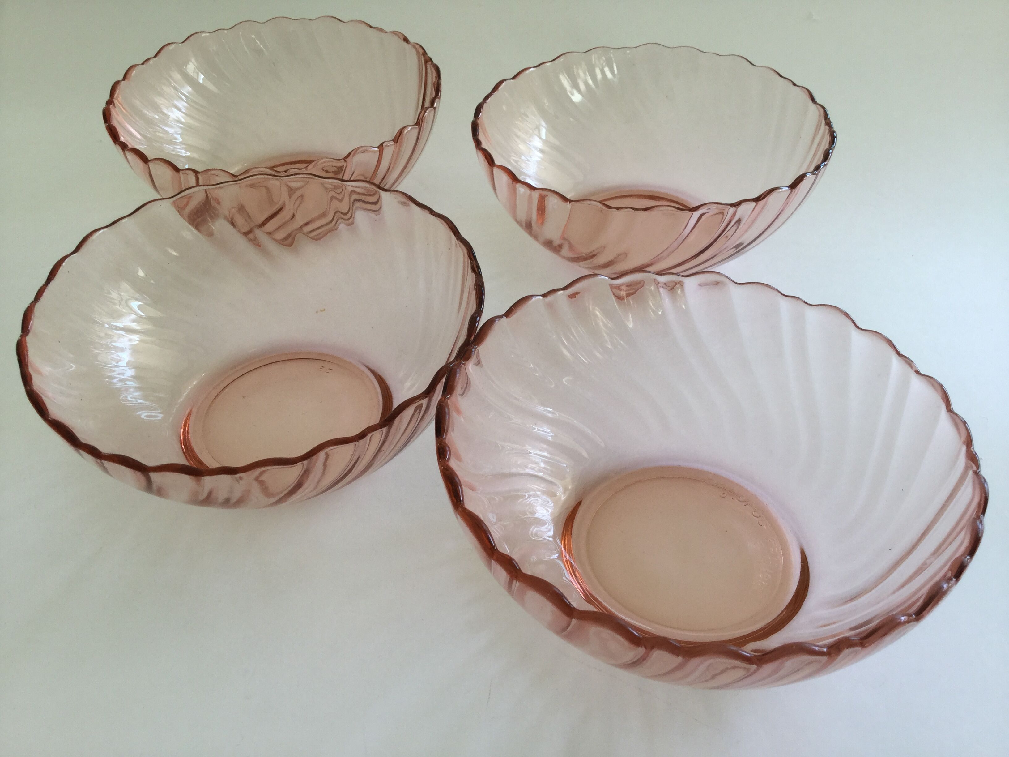Lot of 4 pink glass cups