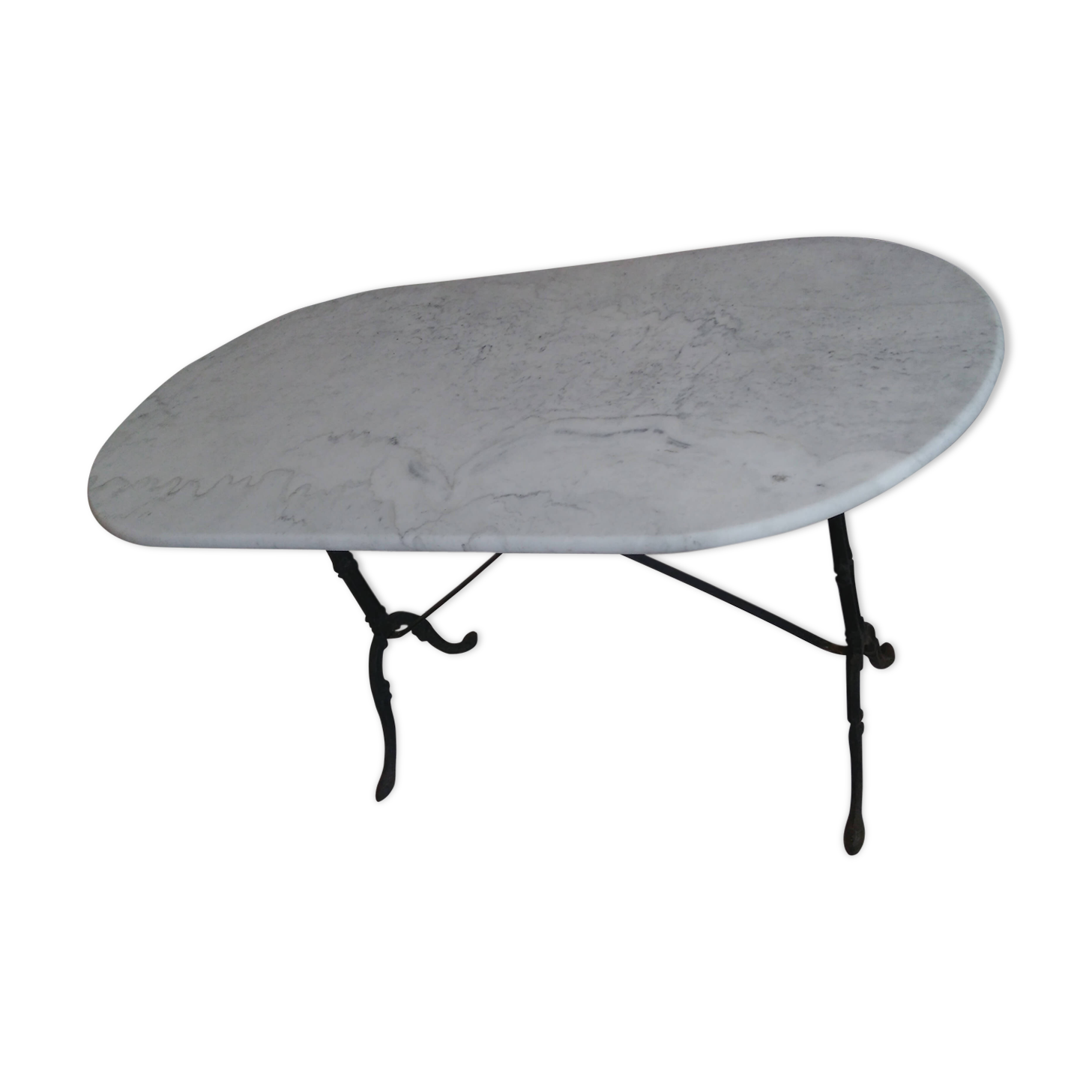 Bistro oval marble table