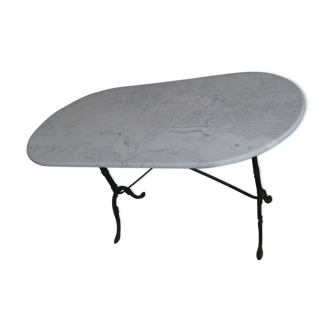 Bistro oval marble table
