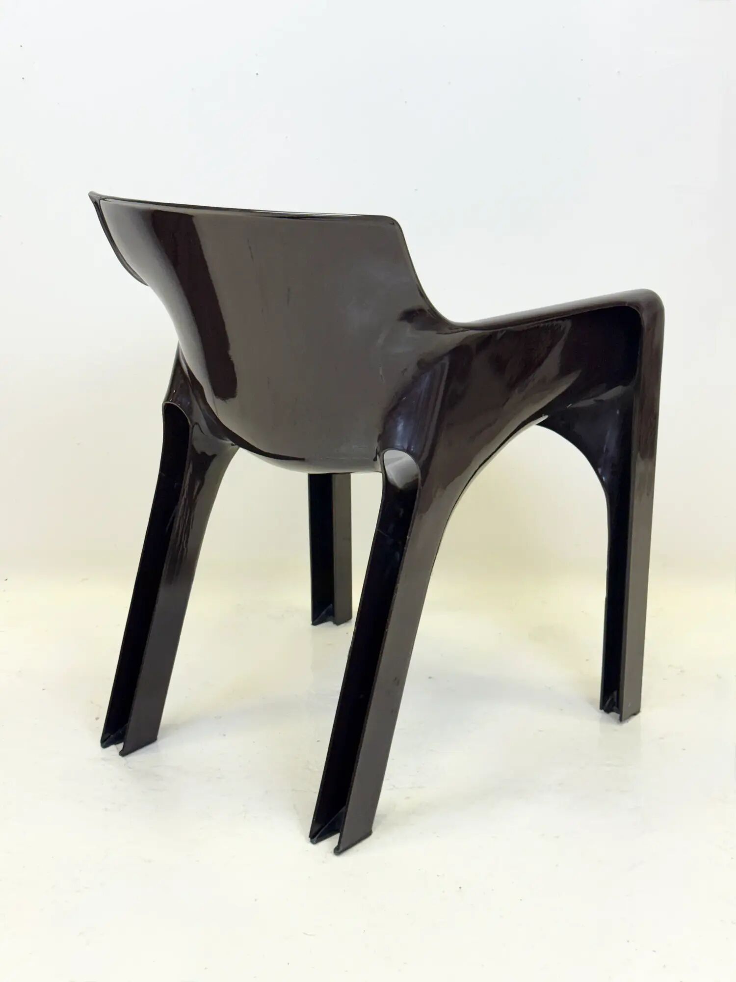 "Gaudì" Armchair Chocolate – Magistretti for Artemide, Italy, 1970