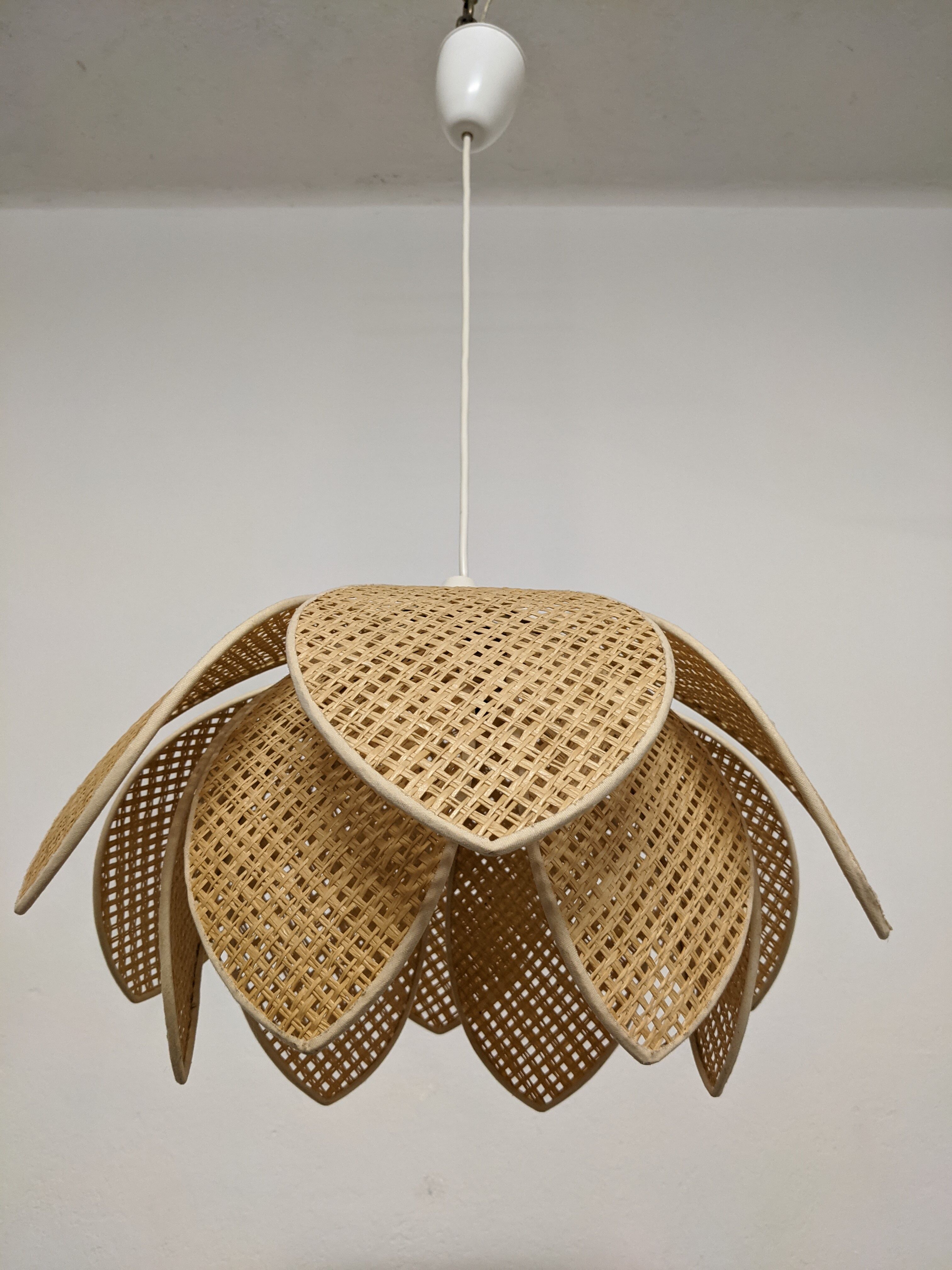 Rattan lotus flower suspension from the 60s/70s