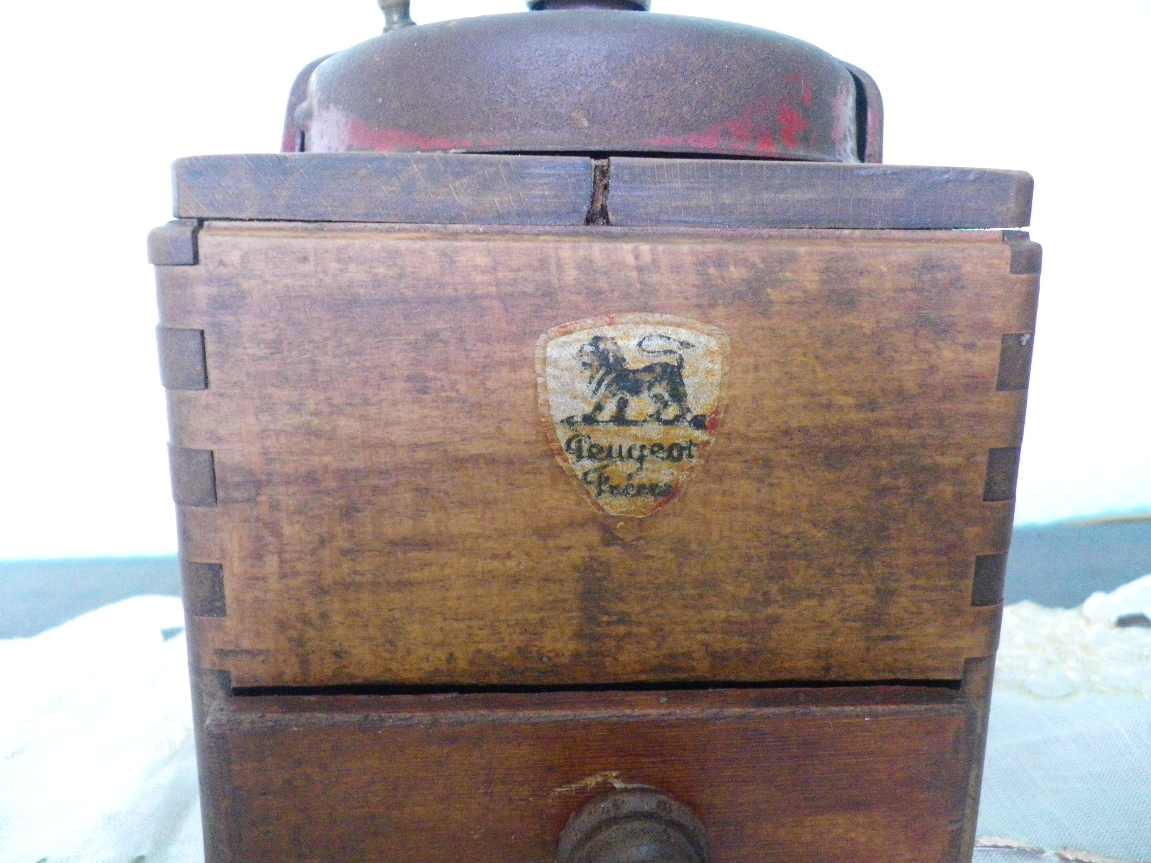 Original coffee grinder, Peugeot Frères