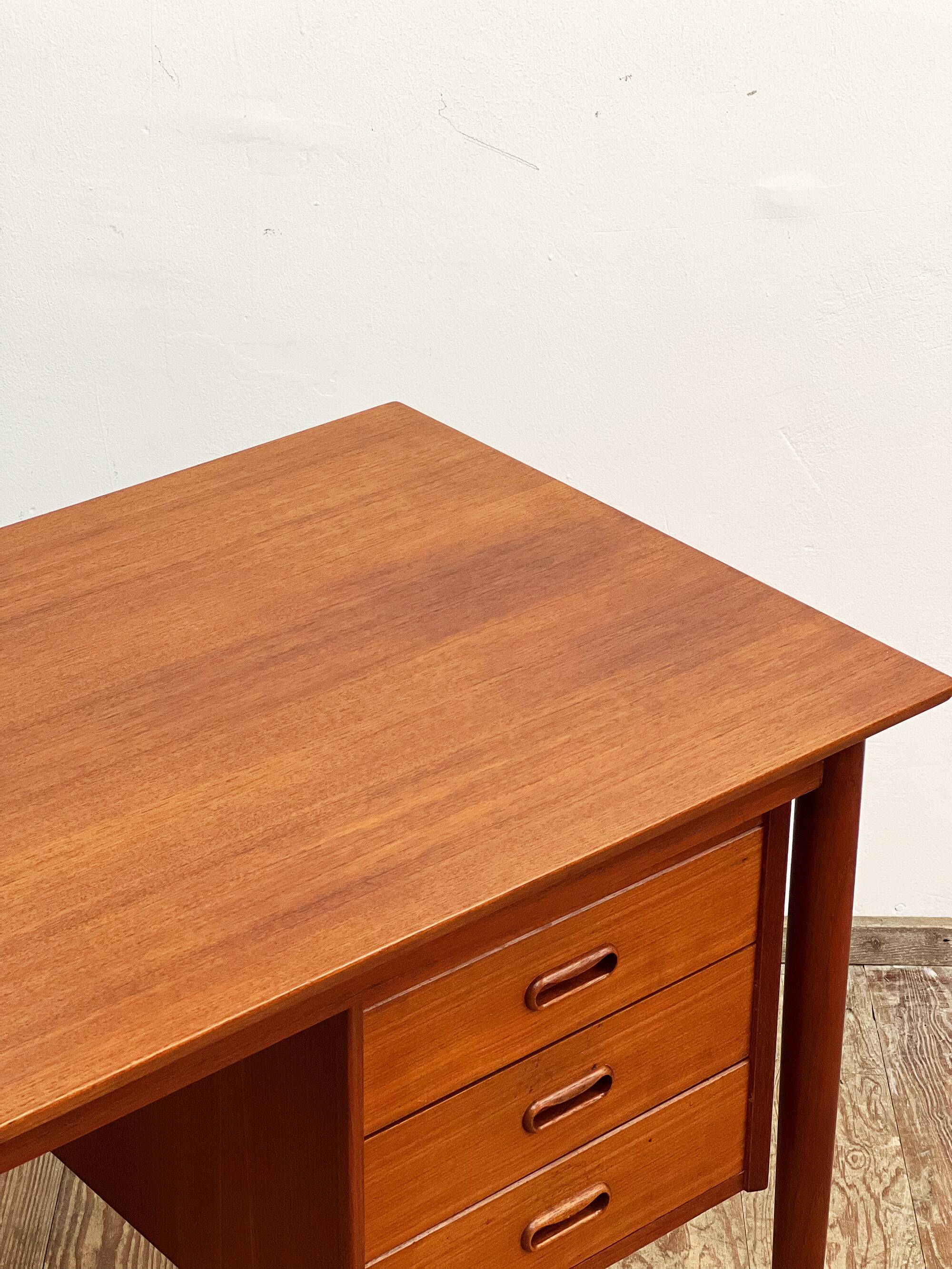 Danish mid-century modern teak writing desk by Arne Vodder, 1960s