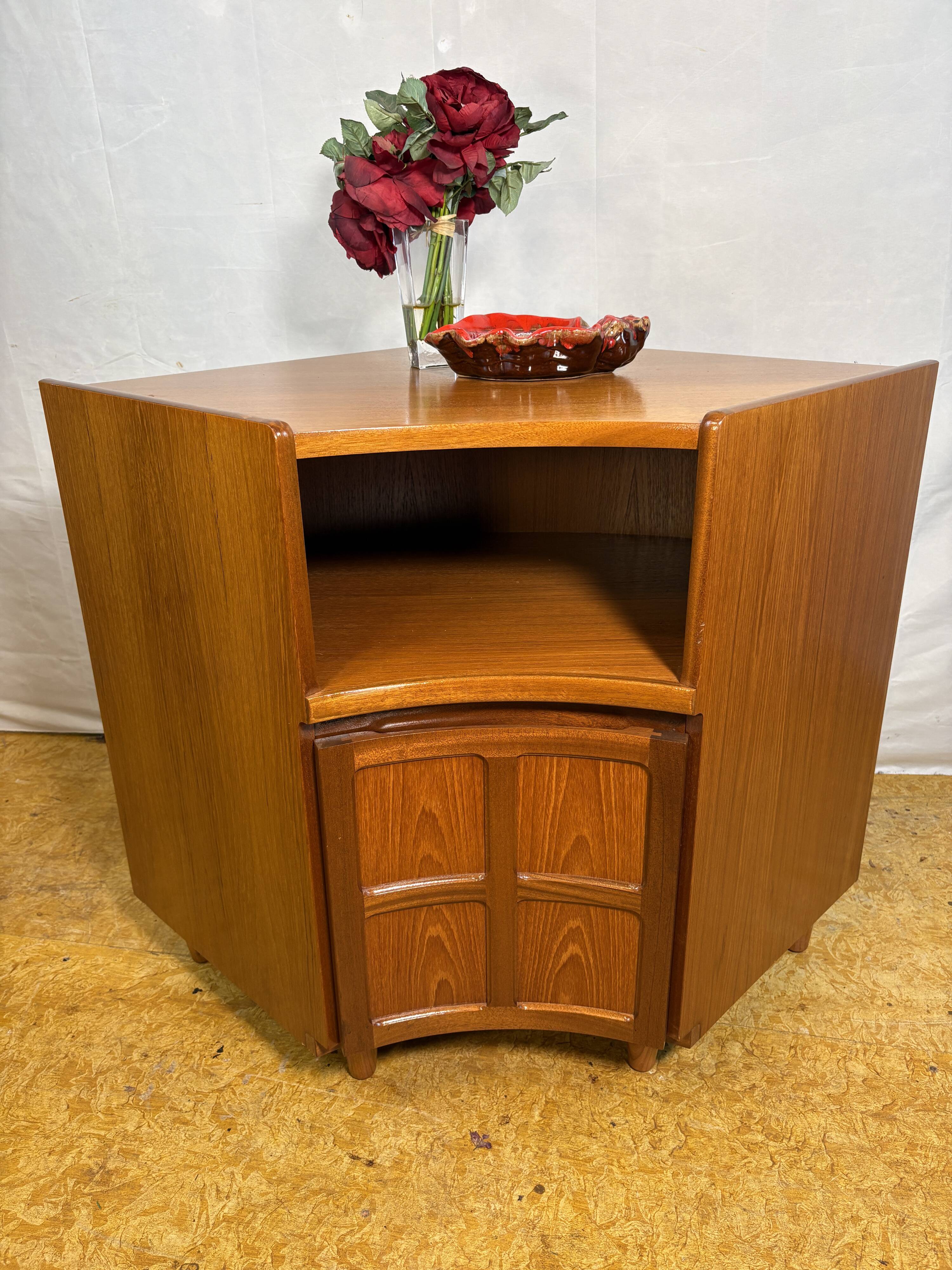 Vintage Nathan Teak Corner Cabinet (c. 1960s–1970s) – Mid-Century Modern  A