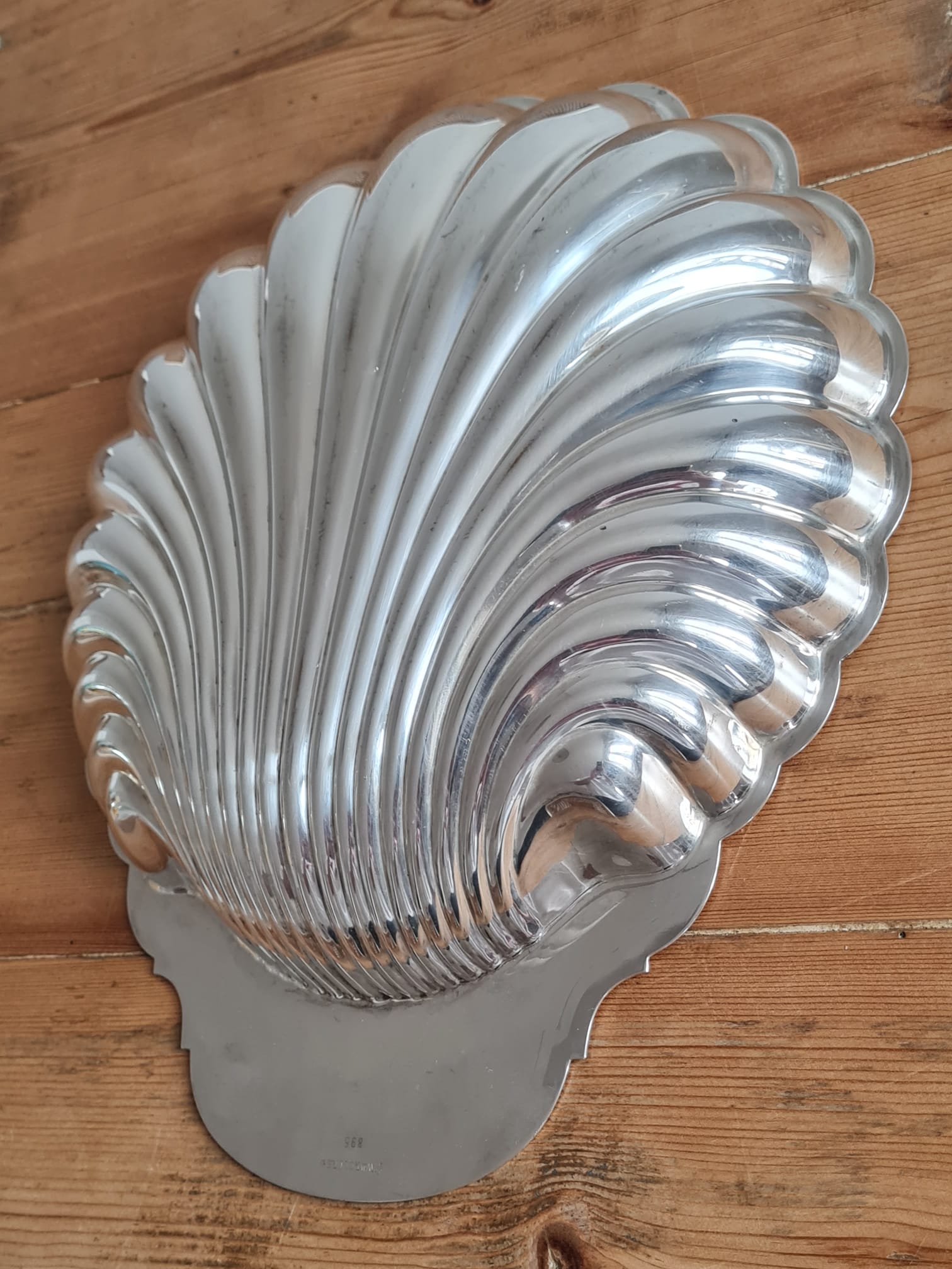 Silver metal dish shell w.rogers